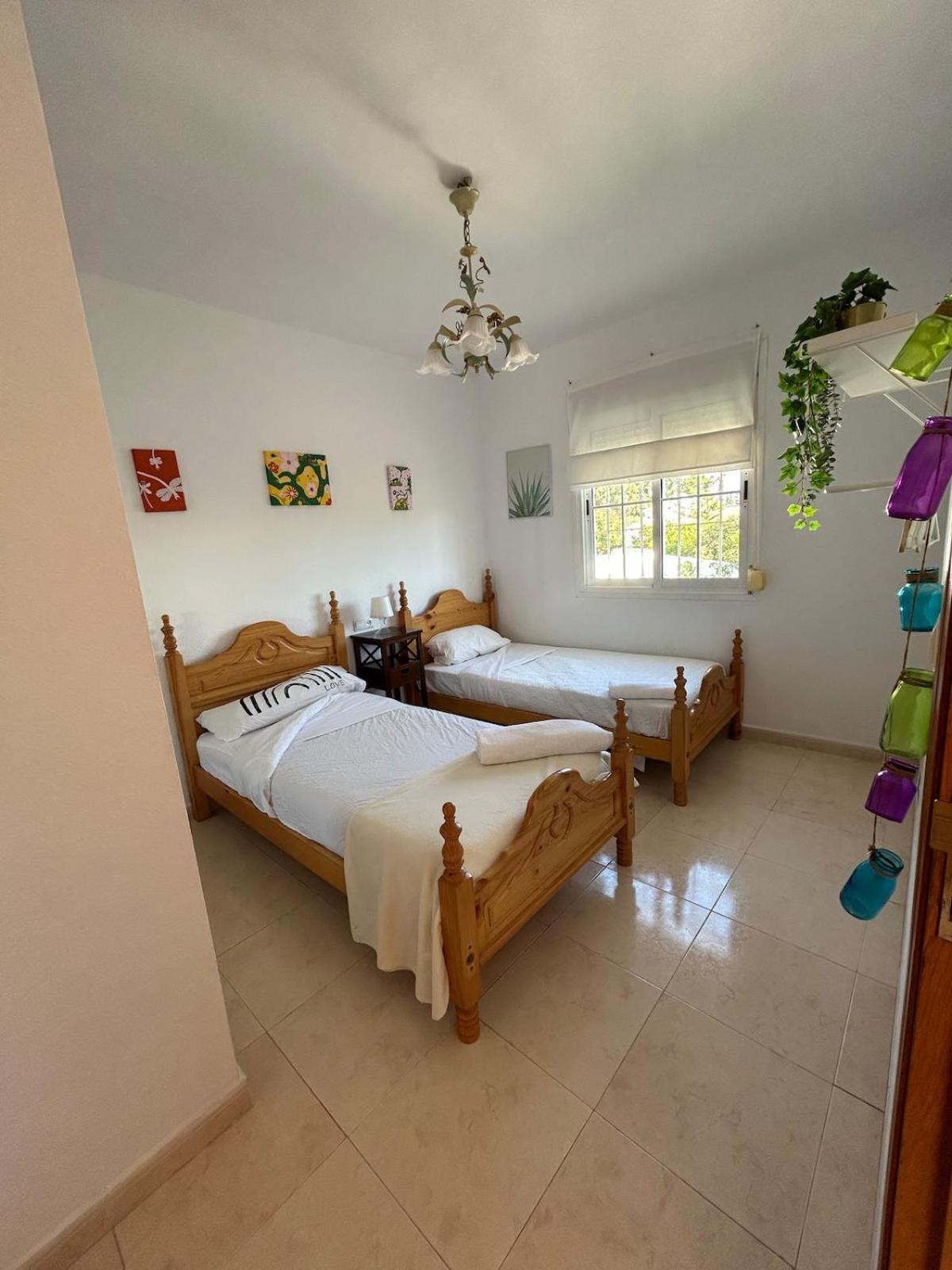 MALAGA,VILLA FAMARA,10 personas,CERCA DE LA PLAYA CON PISCINA,7 CAMAS,CAFE DE CORTESIA GRATIS