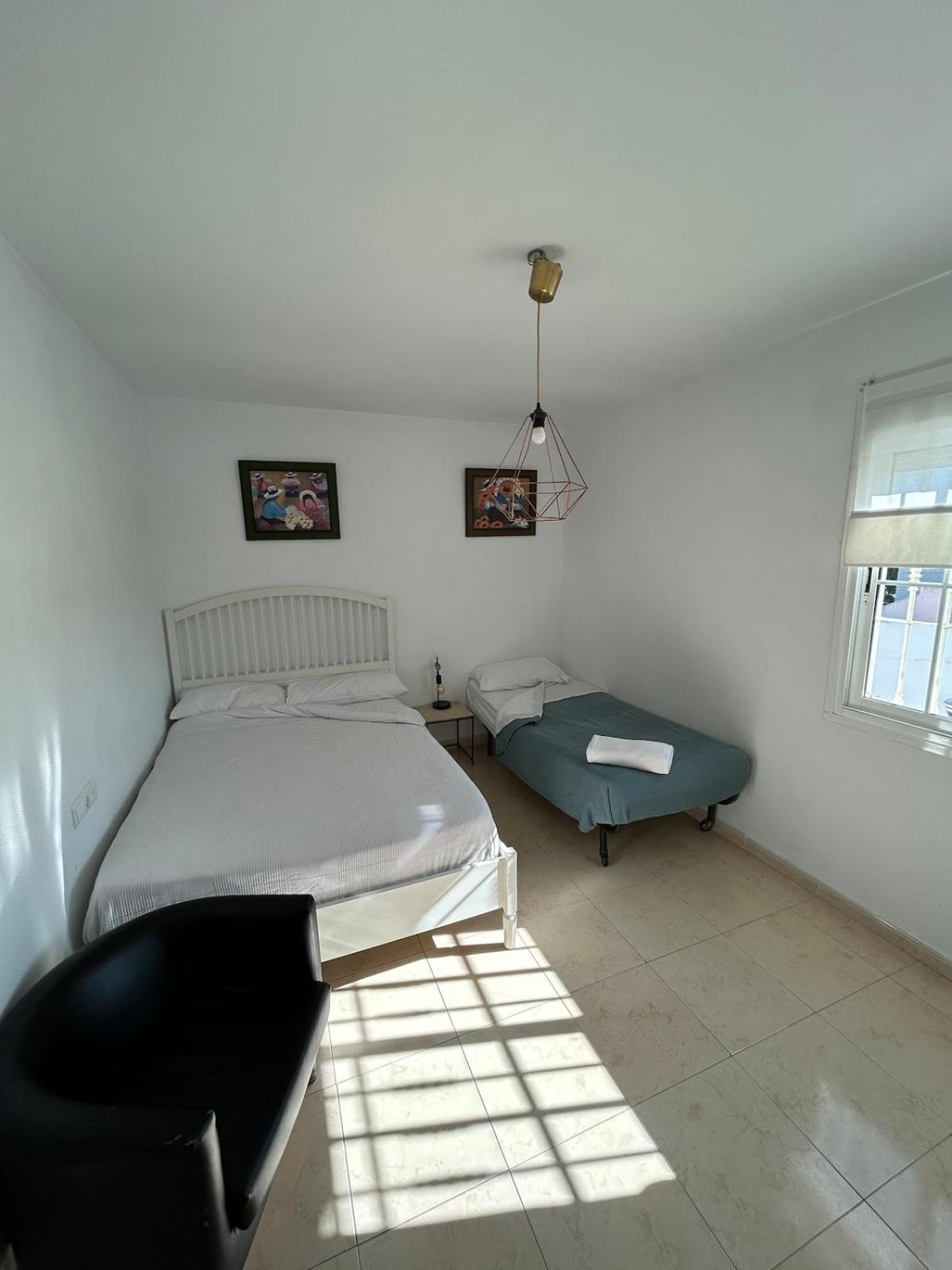 MALAGA,VILLA FAMARA,10 personas,CERCA DE LA PLAYA CON PISCINA,7 CAMAS,CAFE DE CORTESIA GRATIS