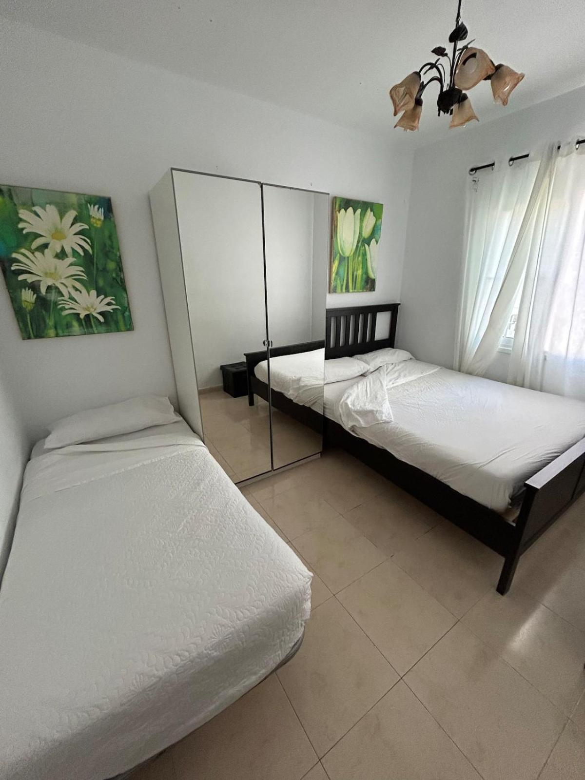 MALAGA,VILLA FAMARA,10 personas,CERCA DE LA PLAYA CON PISCINA,7 CAMAS,CAFE DE CORTESIA GRATIS