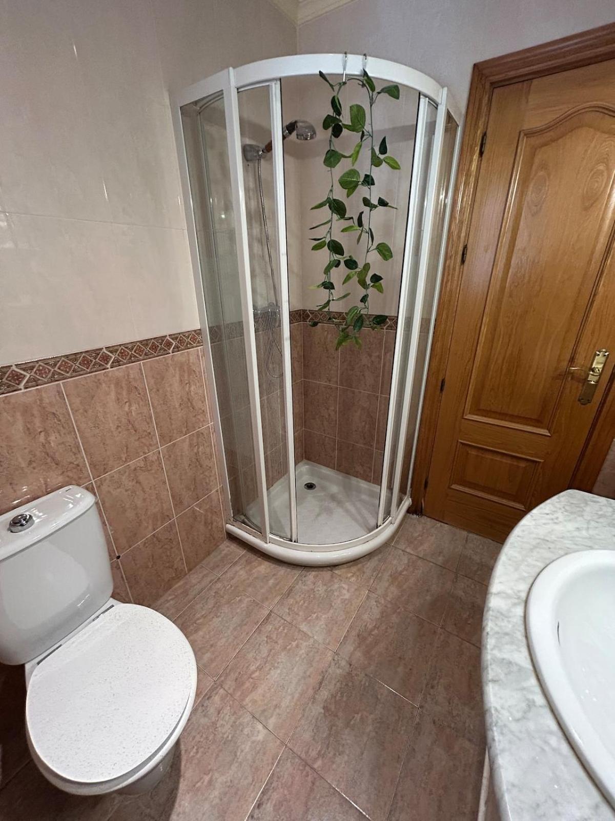 MALAGA,VILLA FAMARA,10 personas,CERCA DE LA PLAYA CON PISCINA,7 CAMAS,CAFE DE CORTESIA GRATIS