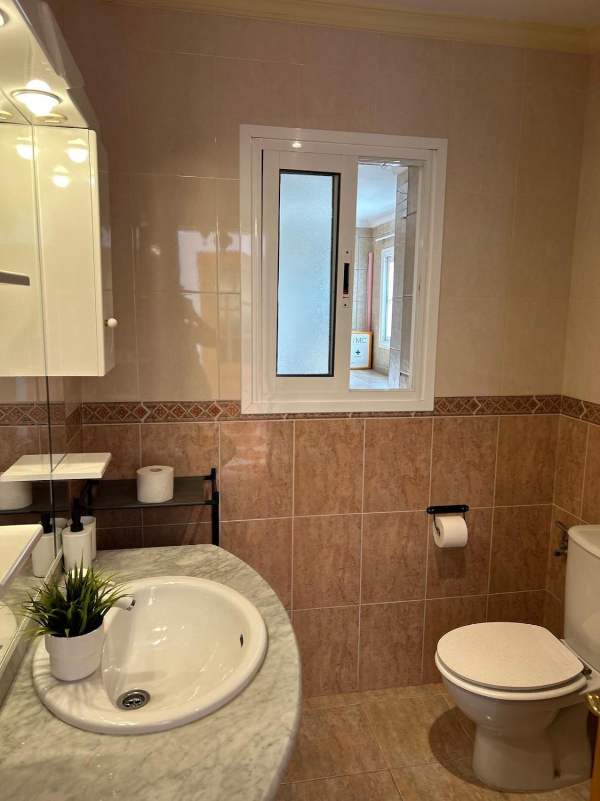 MALAGA,VILLA FAMARA,10 personas,CERCA DE LA PLAYA CON PISCINA,7 CAMAS,CAFE DE CORTESIA GRATIS
