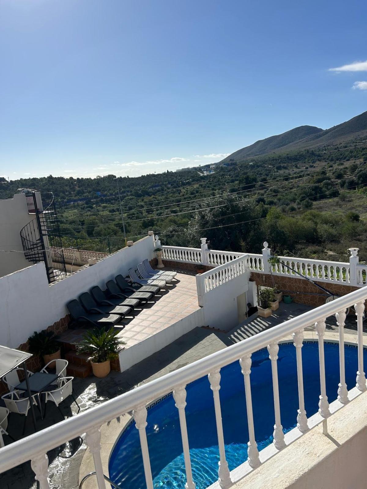MALAGA,VILLA FAMARA,10 personas,CERCA DE LA PLAYA CON PISCINA,7 CAMAS,CAFE DE CORTESIA GRATIS