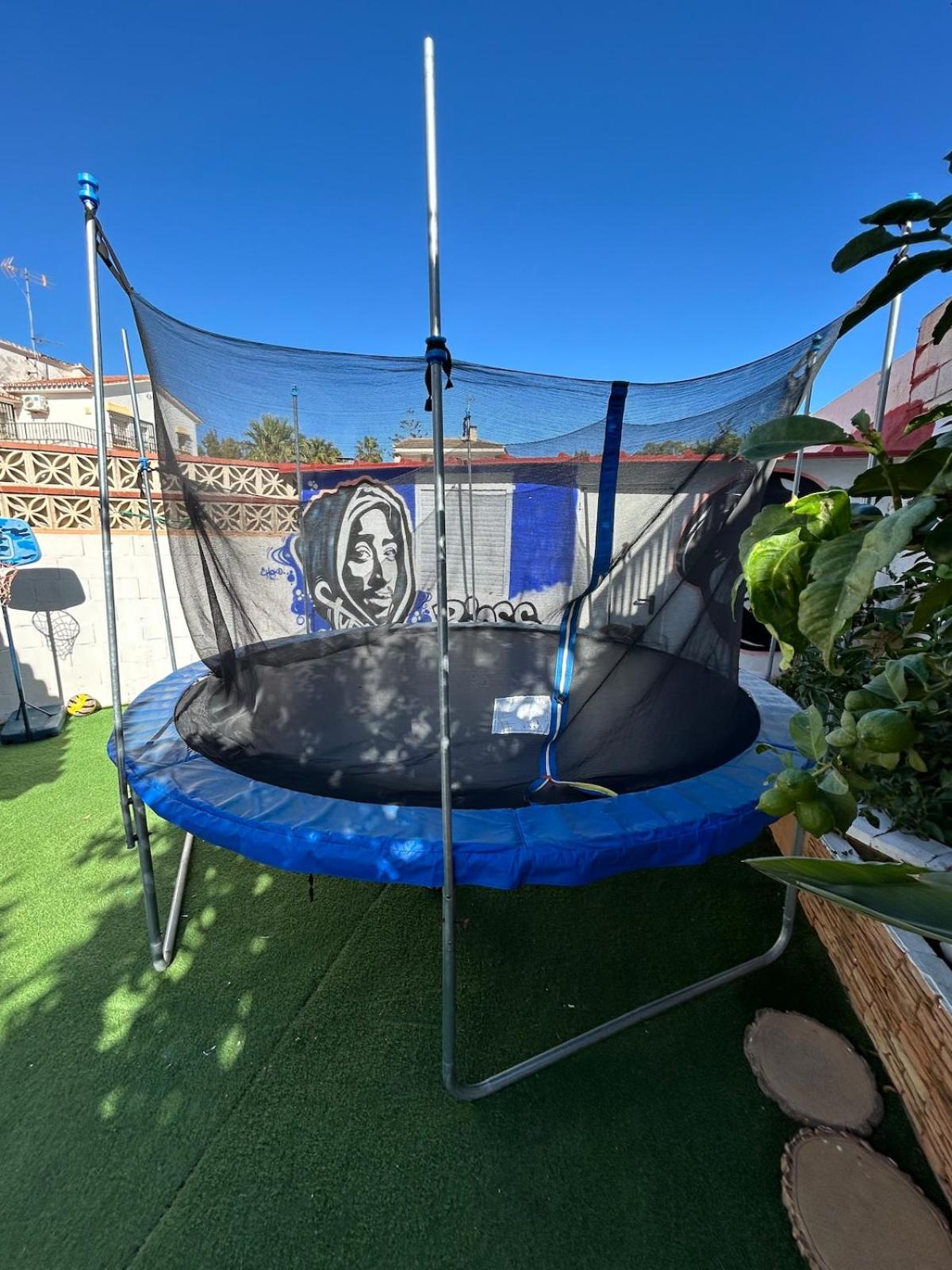 MALAGA,VILLA FAMARA,10 personas,CERCA DE LA PLAYA CON PISCINA,7 CAMAS,CAFE DE CORTESIA GRATIS