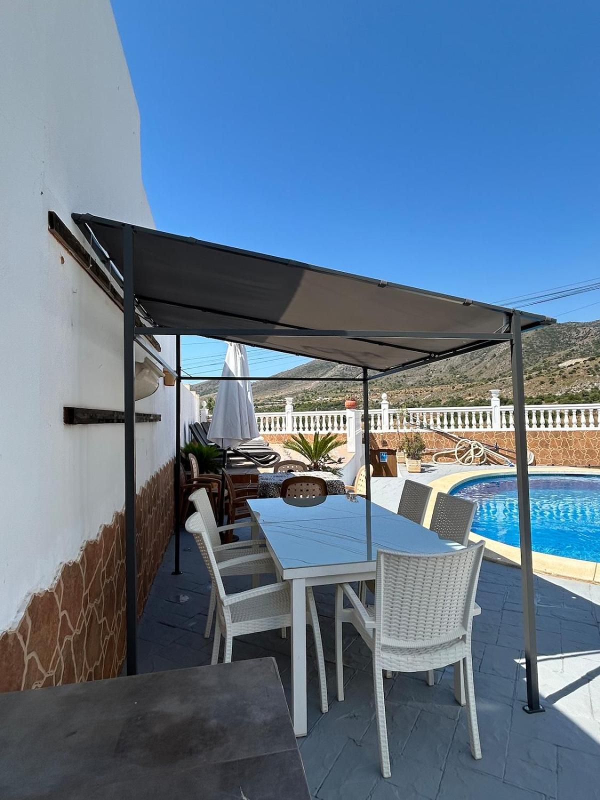 MALAGA,VILLA FAMARA,10 personas,CERCA DE LA PLAYA CON PISCINA,7 CAMAS,CAFE DE CORTESIA GRATIS