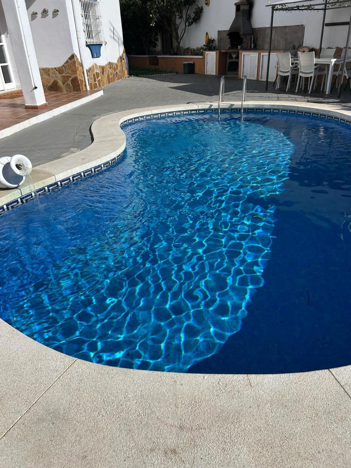 MALAGA,VILLA FAMARA,10 personas,CERCA DE LA PLAYA CON PISCINA,7 CAMAS,CAFE DE CORTESIA GRATIS
