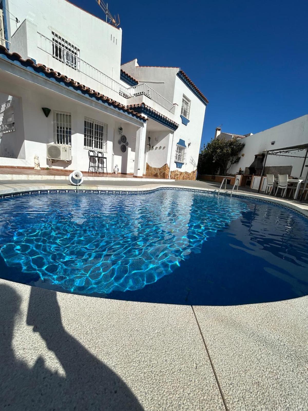 MALAGA,VILLA FAMARA,10 personas,CERCA DE LA PLAYA CON PISCINA,7 CAMAS,CAFE DE CORTESIA GRATIS