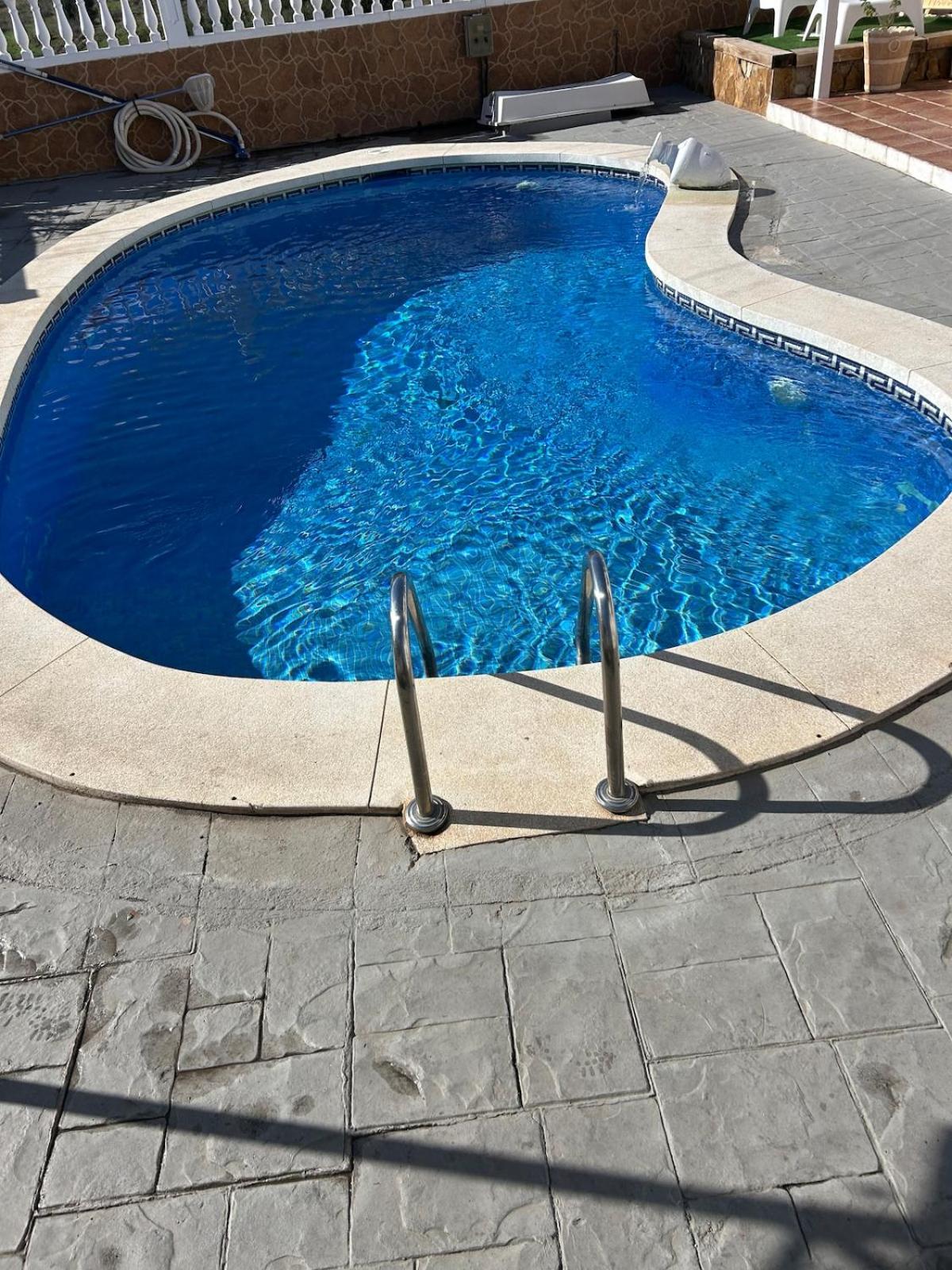 MALAGA,VILLA FAMARA,10 personas,CERCA DE LA PLAYA CON PISCINA,7 CAMAS,CAFE DE CORTESIA GRATIS