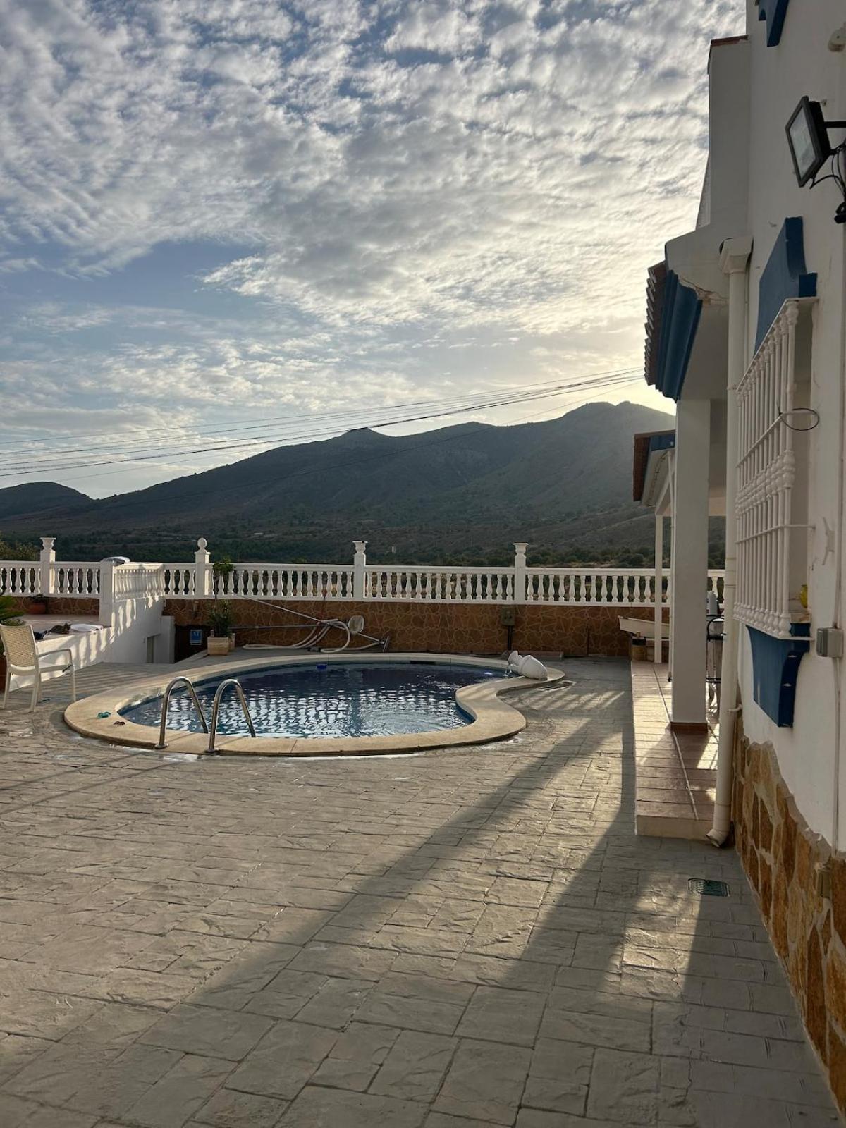 MALAGA,VILLA FAMARA,10 personas,CERCA DE LA PLAYA CON PISCINA,7 CAMAS,CAFE DE CORTESIA GRATIS