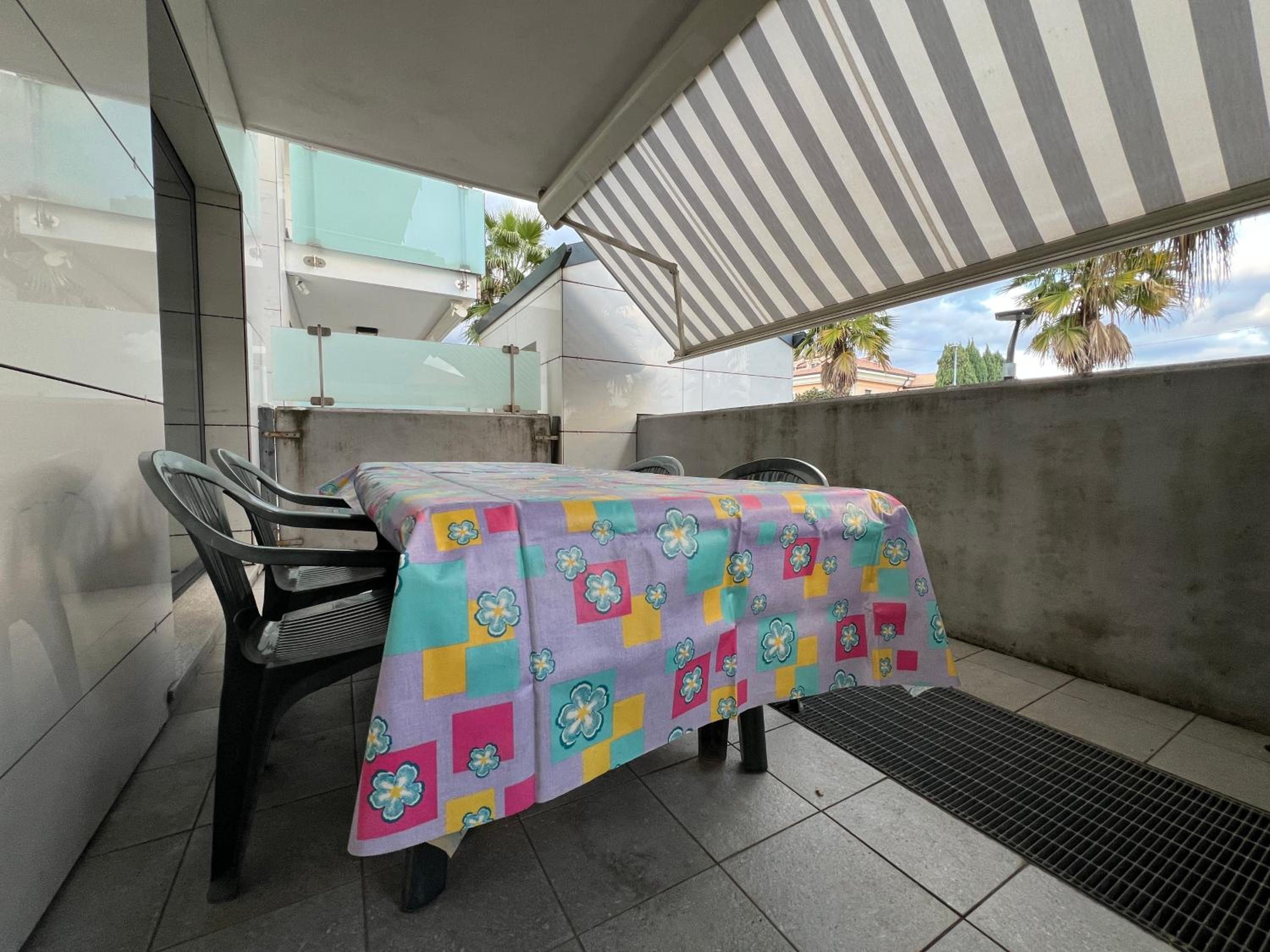 Palm Grove House con terrazzo e box privato