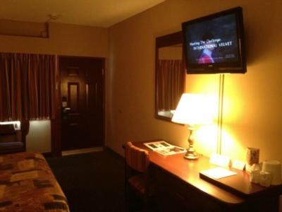 Travelodge by Wyndham Winnipeg Airport West