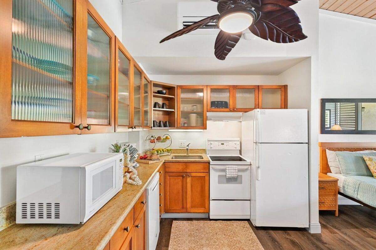 Napili Shores D227 · NS D227 OceanFront Resort w Pool