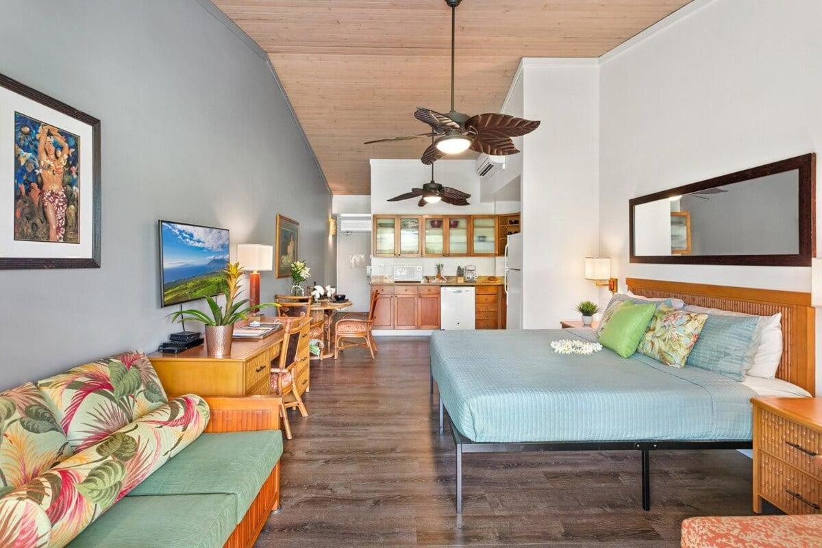 Napili Shores D227 · NS D227 OceanFront Resort w Pool