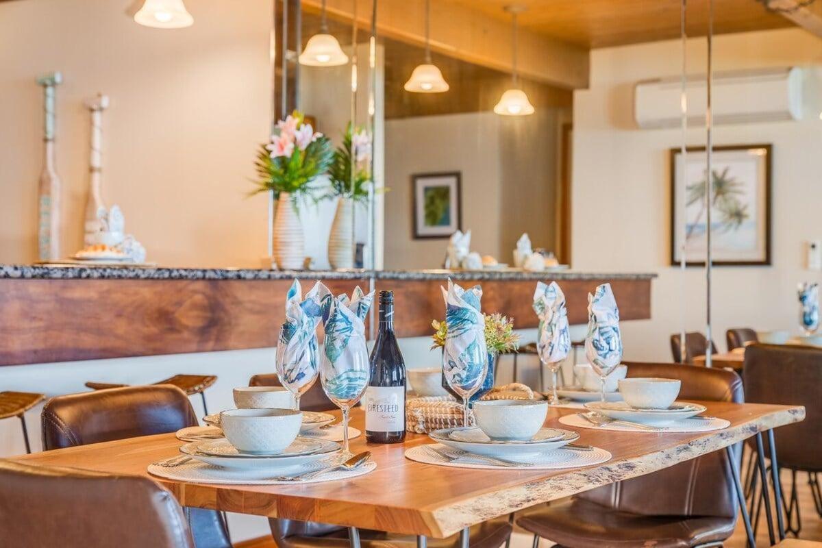 Kahana Outrigger 3A2 · KHO 3A2 Updated OceanFront 3BD wPool AC O