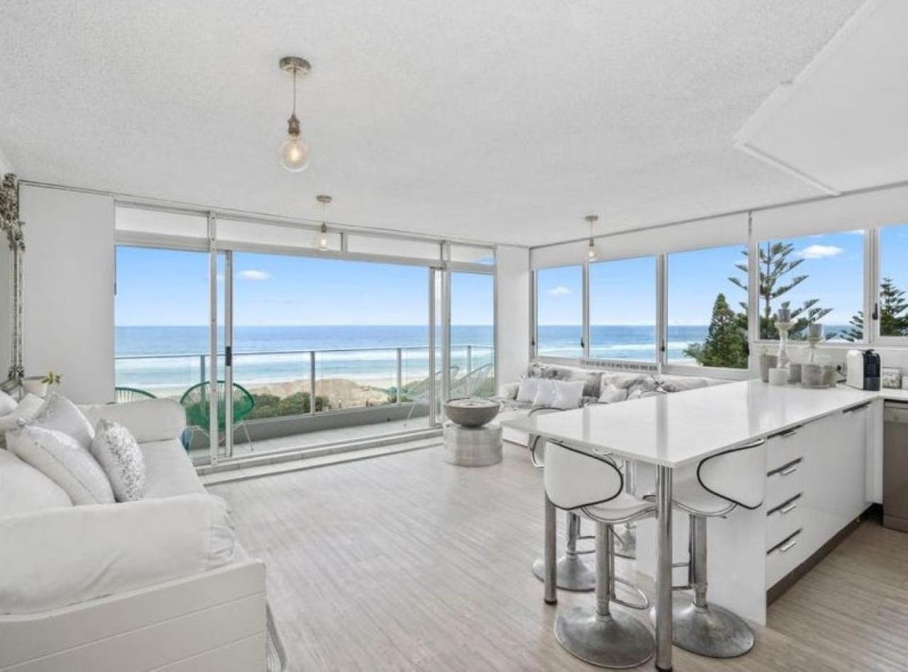 Oceanfront Serenity At Main Beach