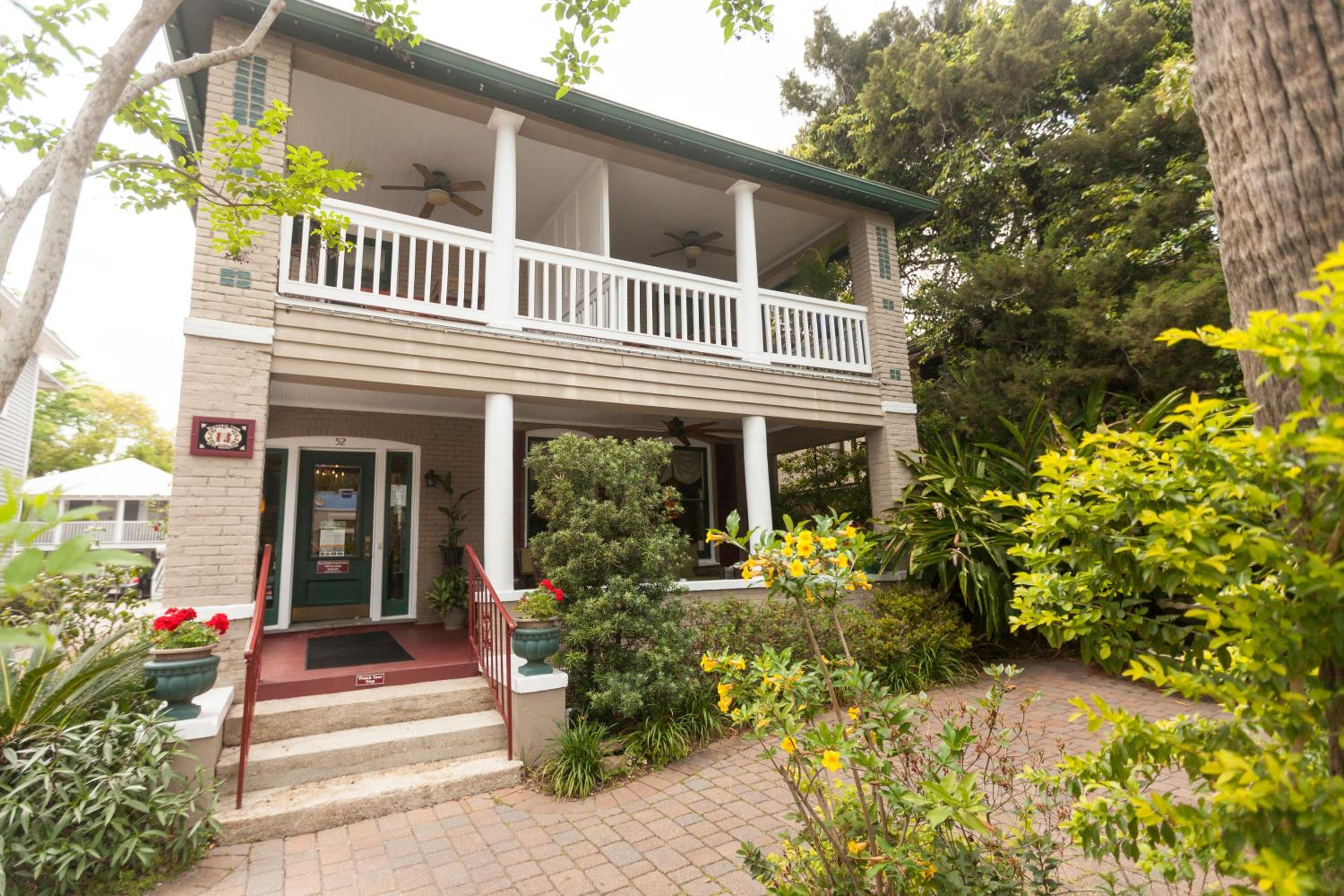 Hotel Inn on Charlotte - Image 1