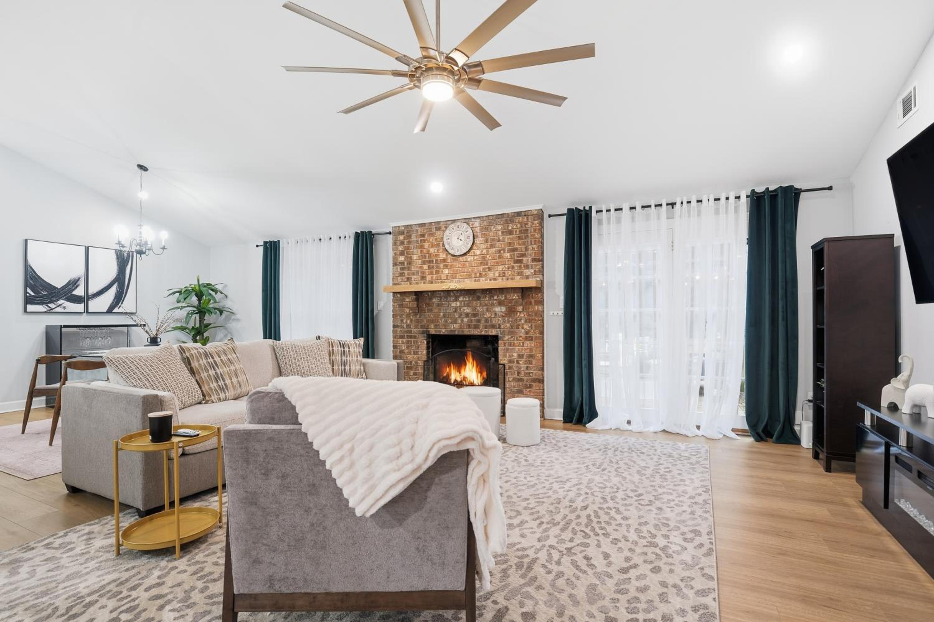 Shadowlake: 4BR House