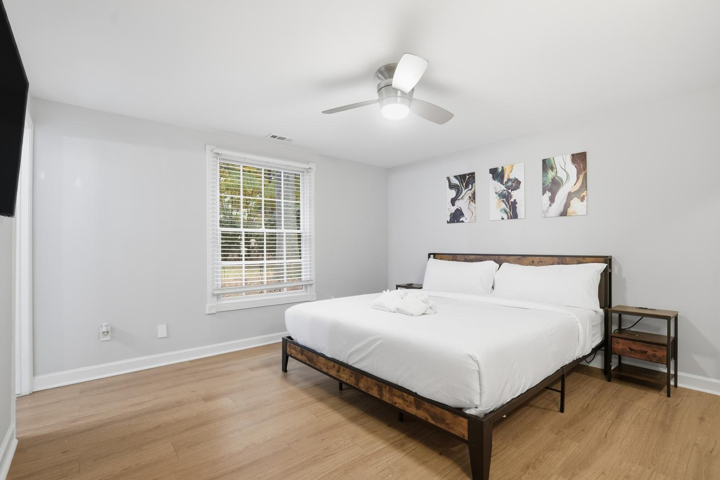 Shadowlake: 4BR House