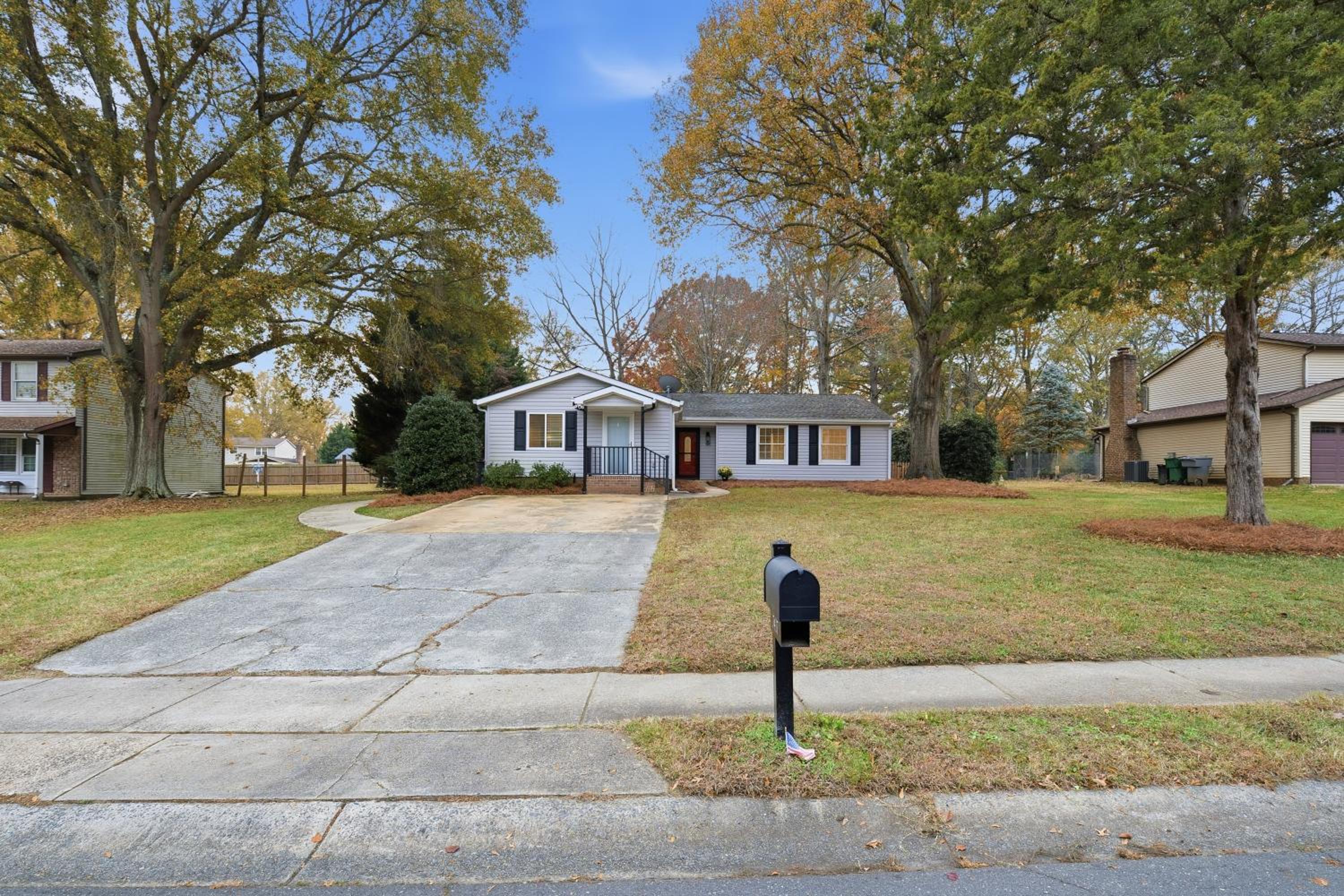 Shadowlake: 4BR House