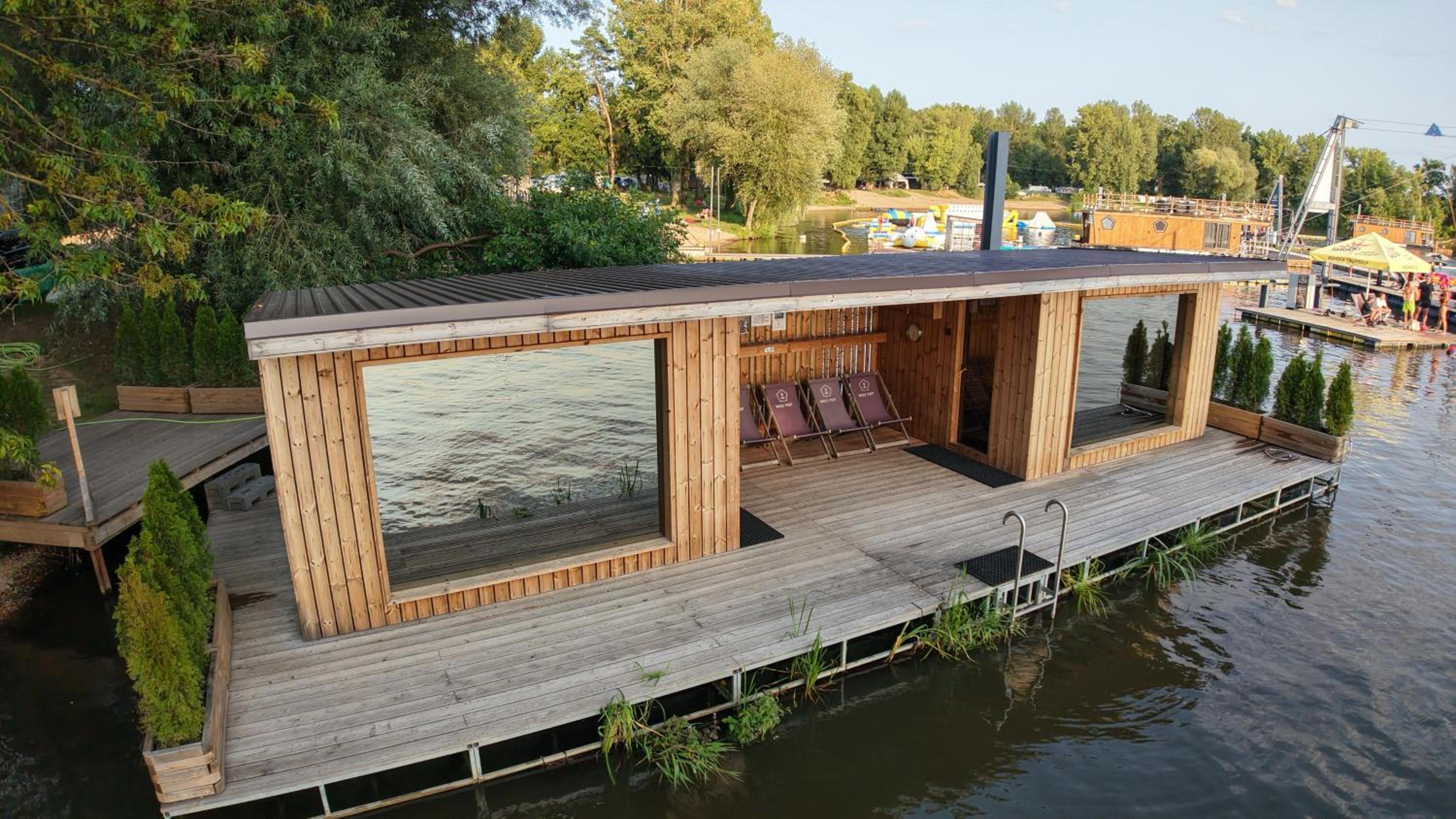 House Boat s výhledem na Wake Port