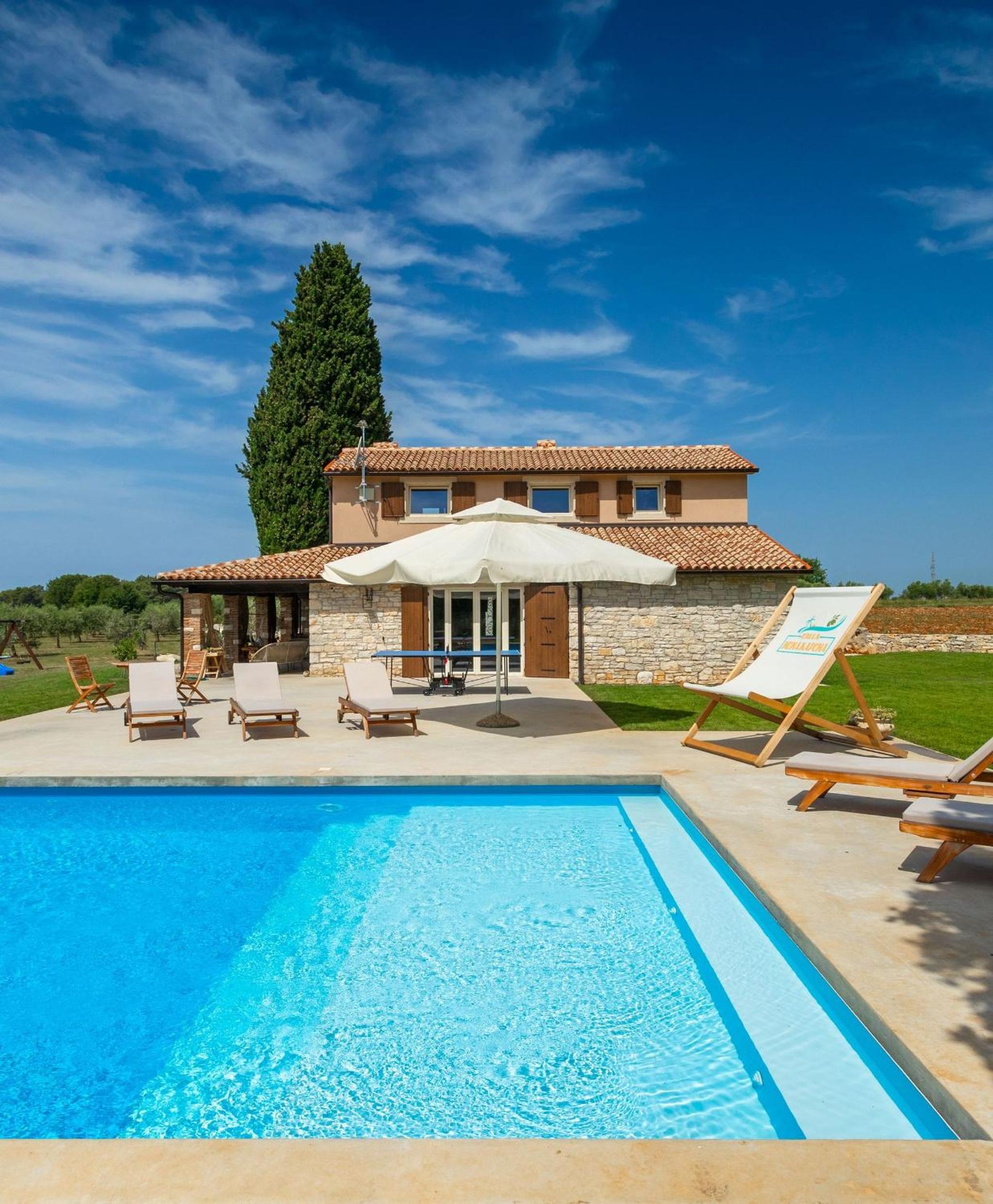 Spacious country villa with private pool