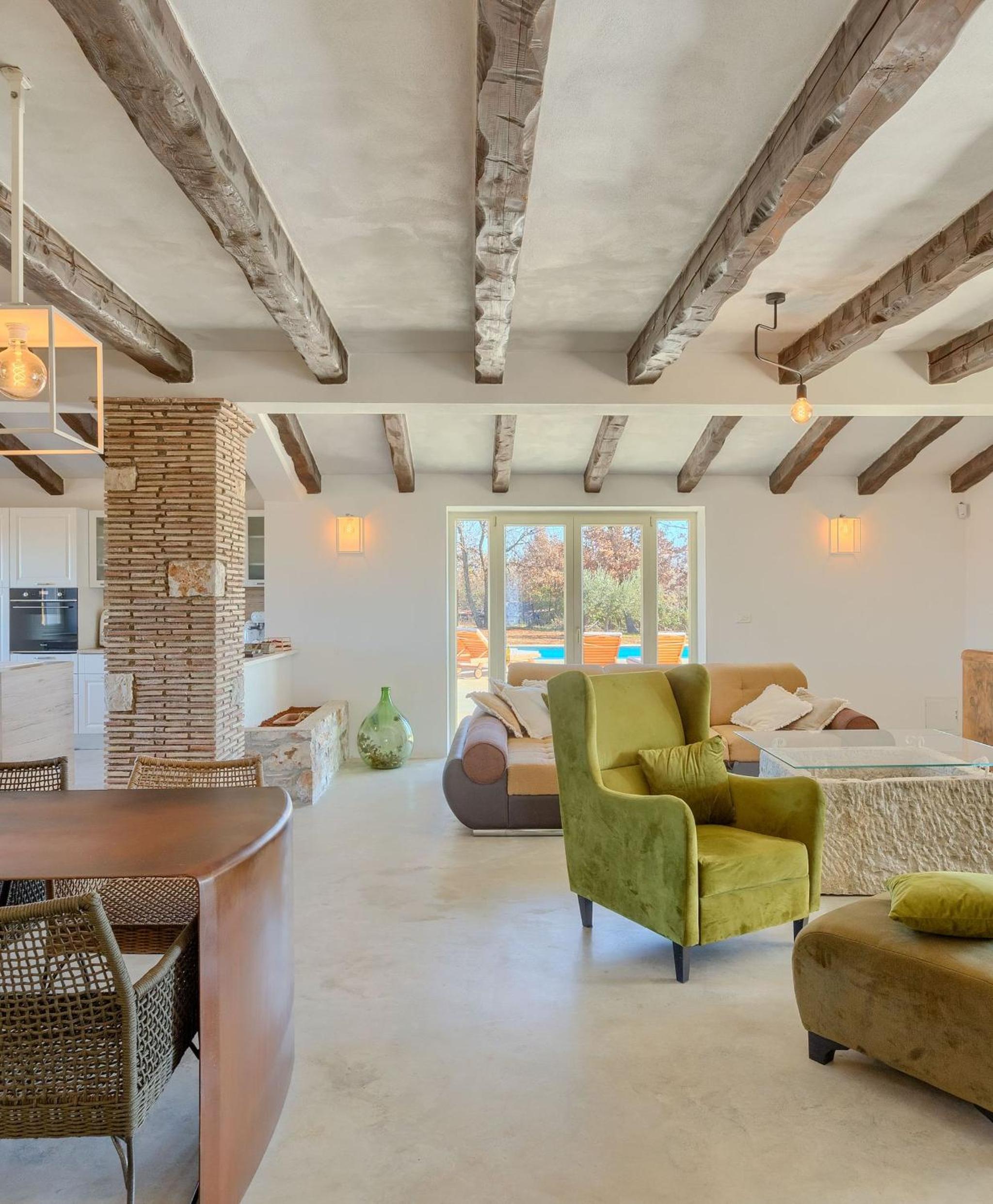 Spacious country villa with private pool