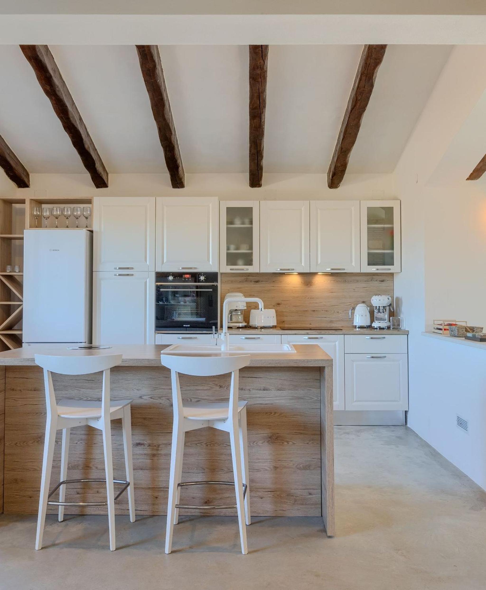 Spacious country villa with private pool
