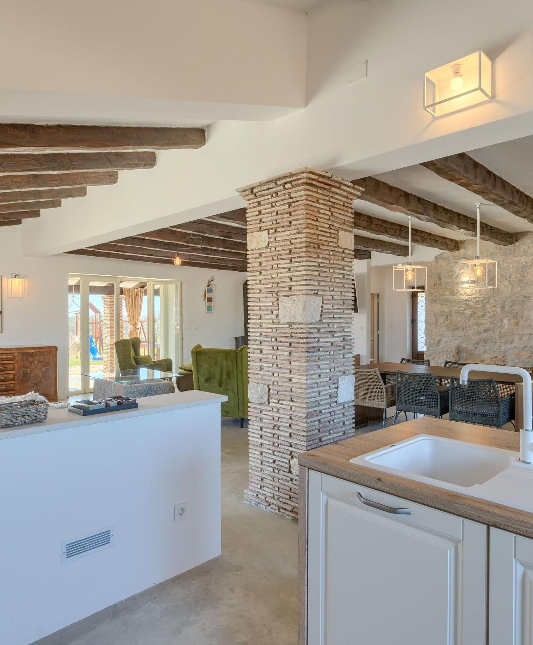 Spacious country villa with private pool