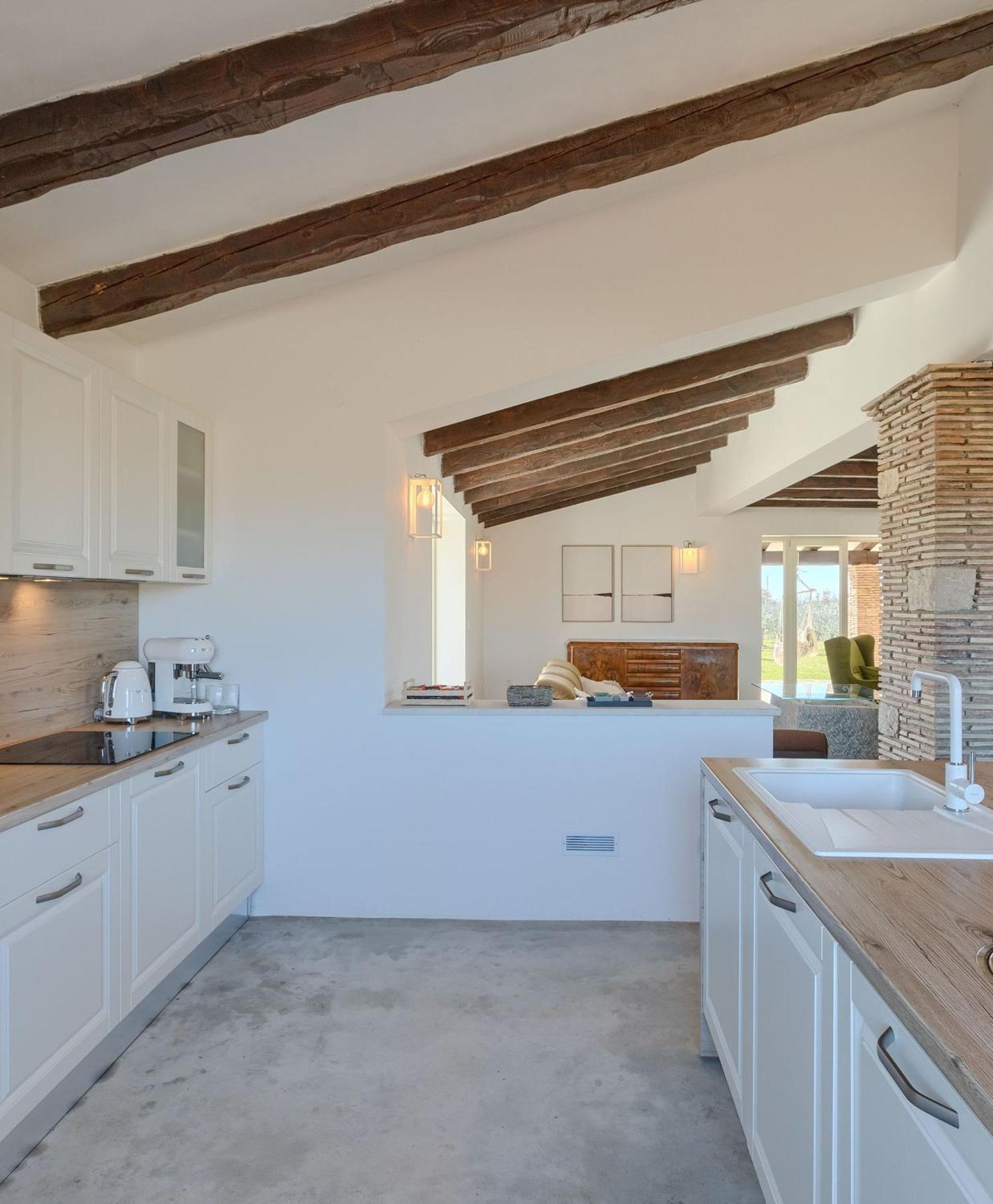 Spacious country villa with private pool