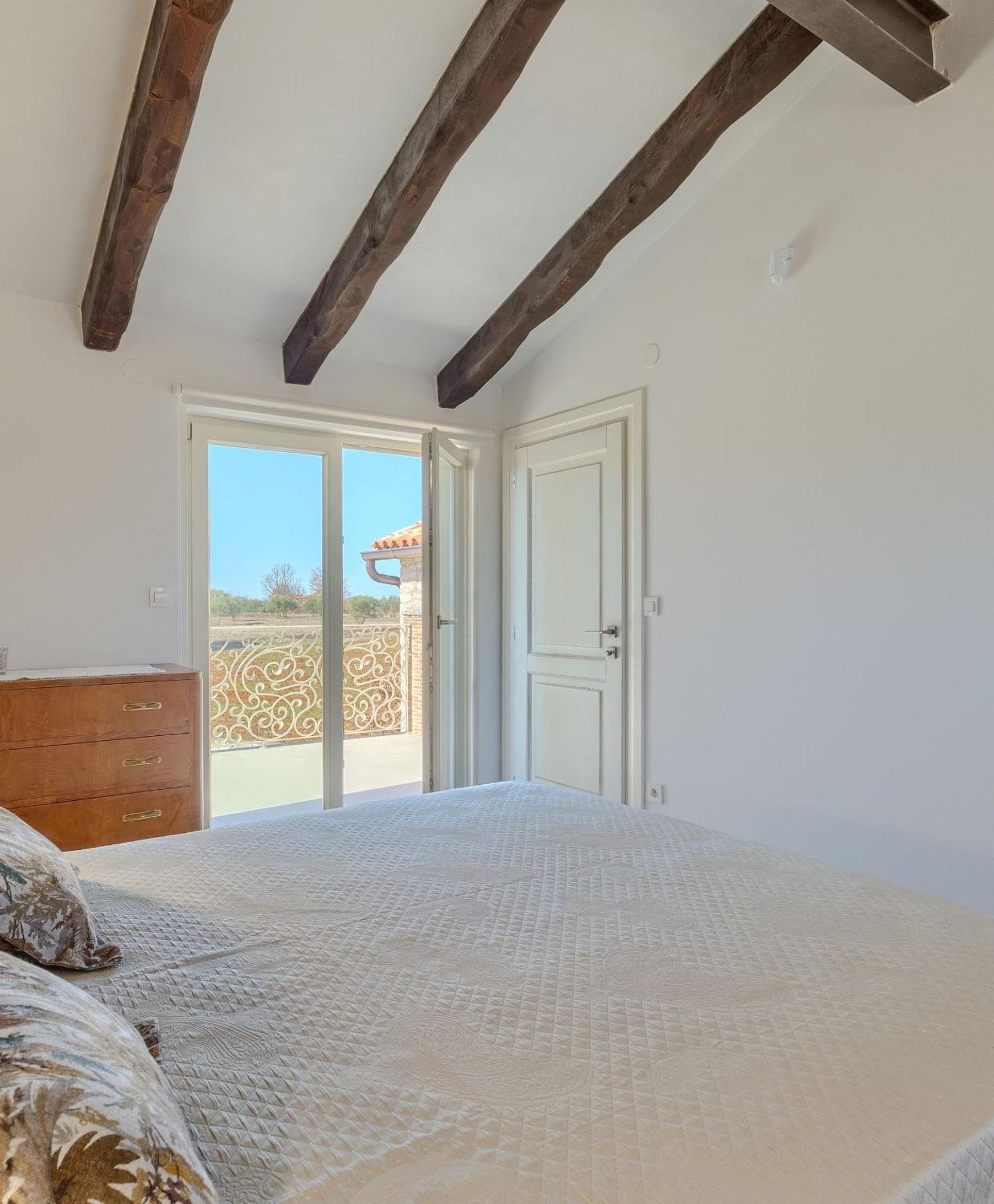 Spacious country villa with private pool