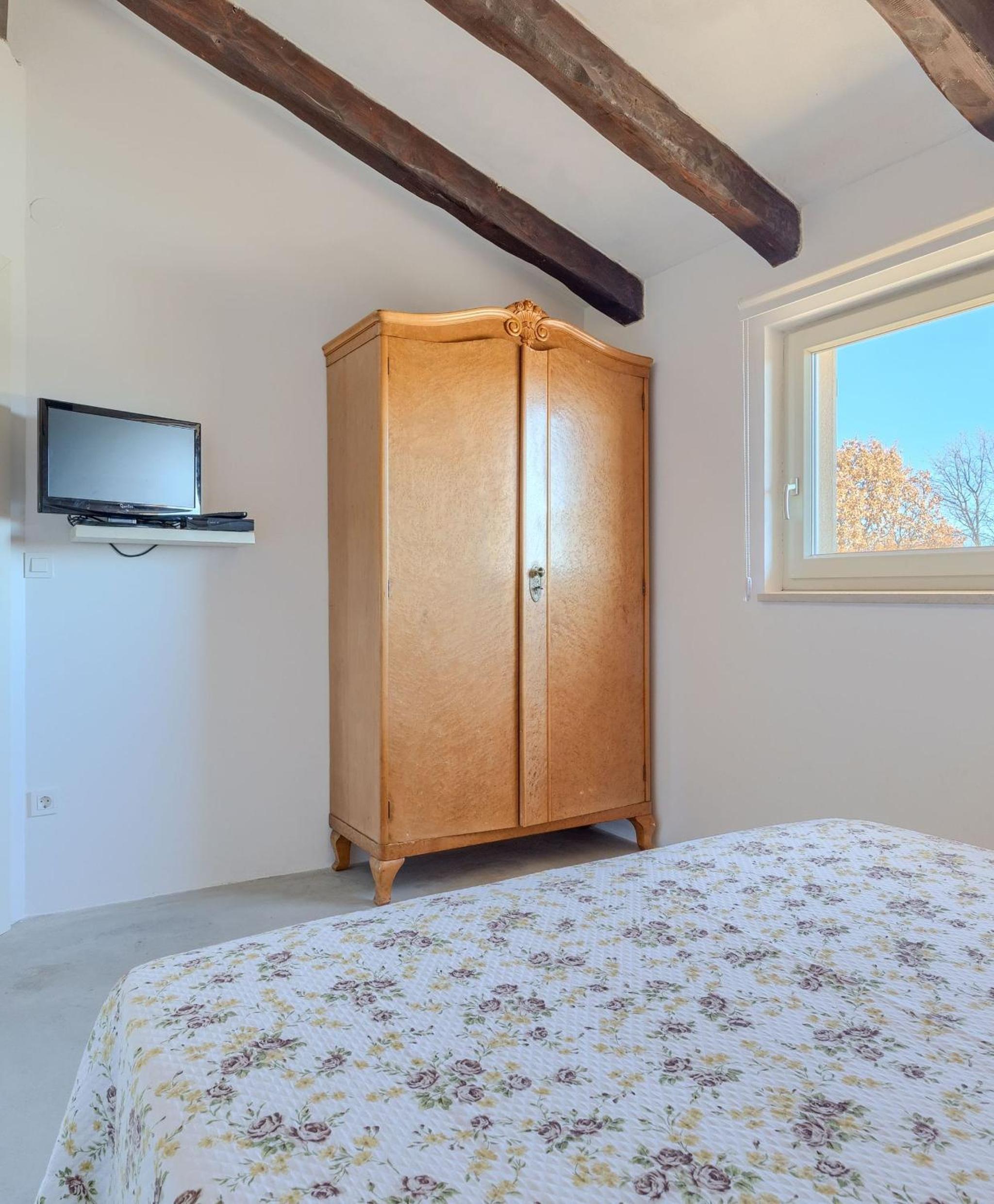 Spacious country villa with private pool