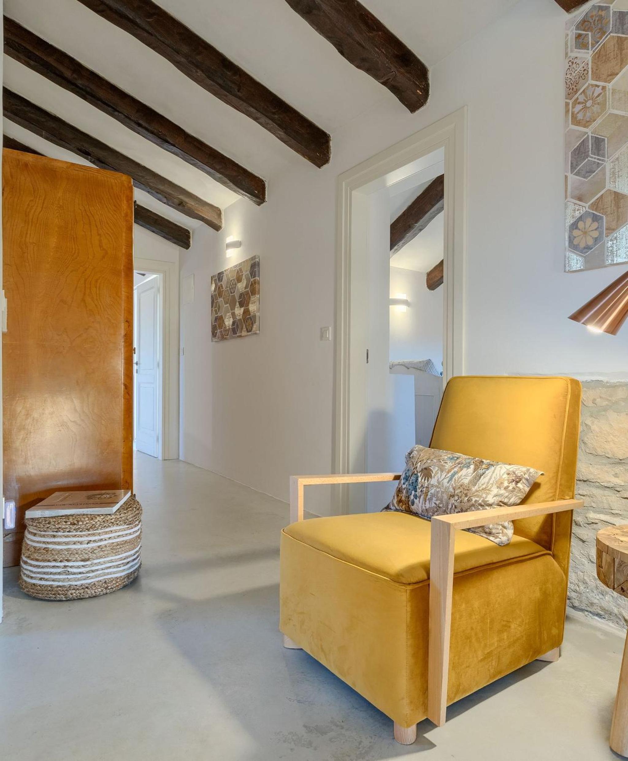 Spacious country villa with private pool