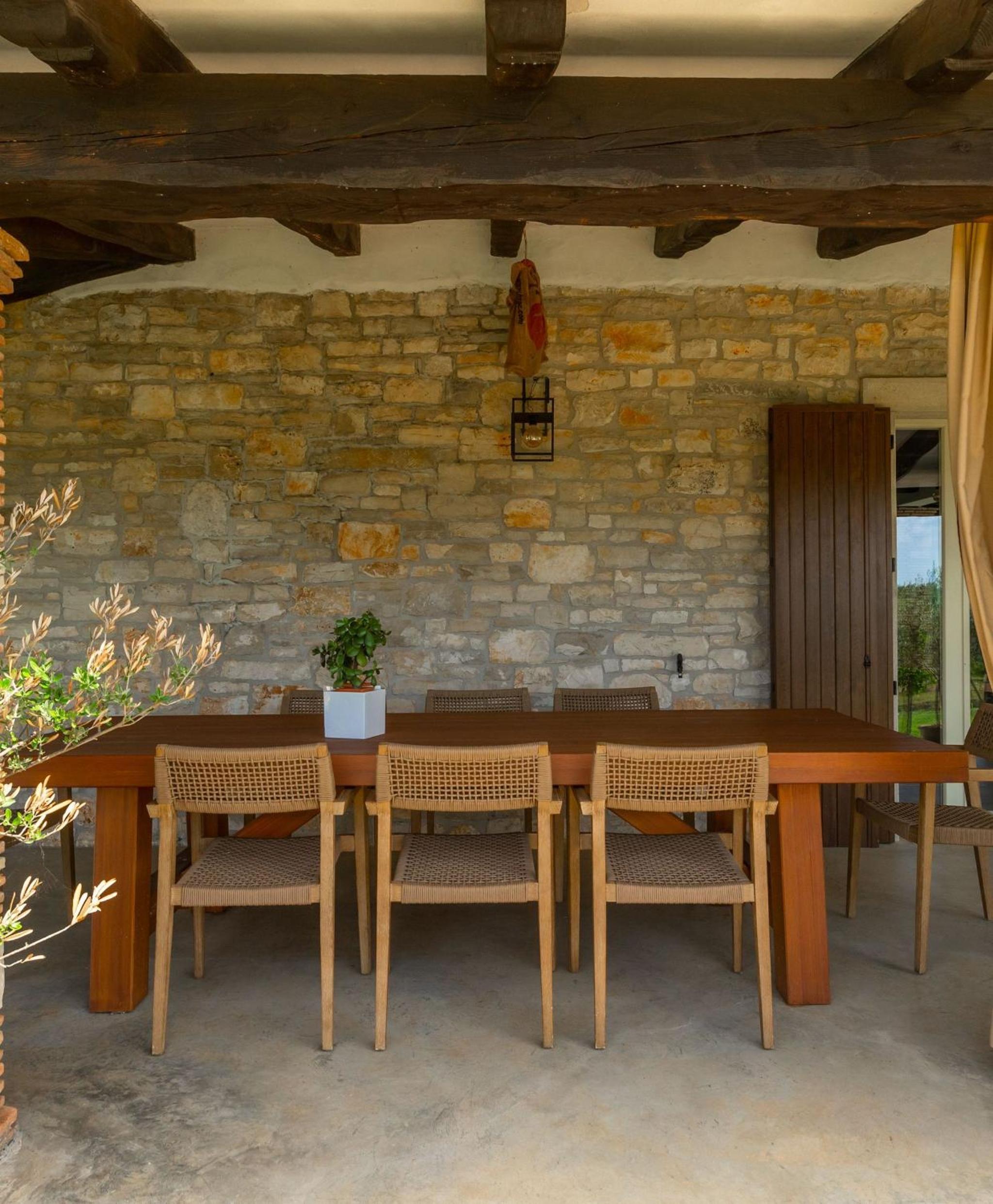 Spacious country villa with private pool