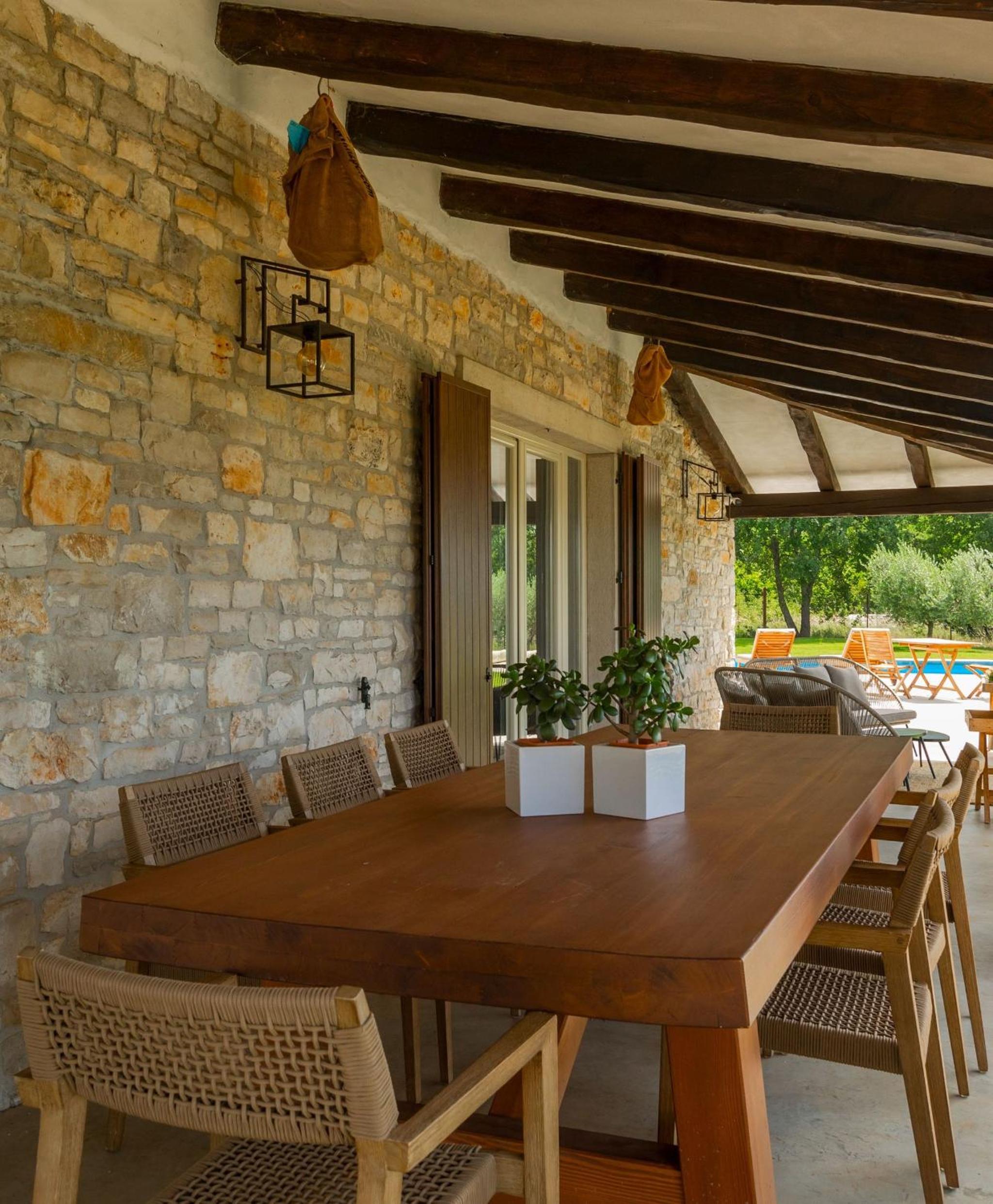 Spacious country villa with private pool