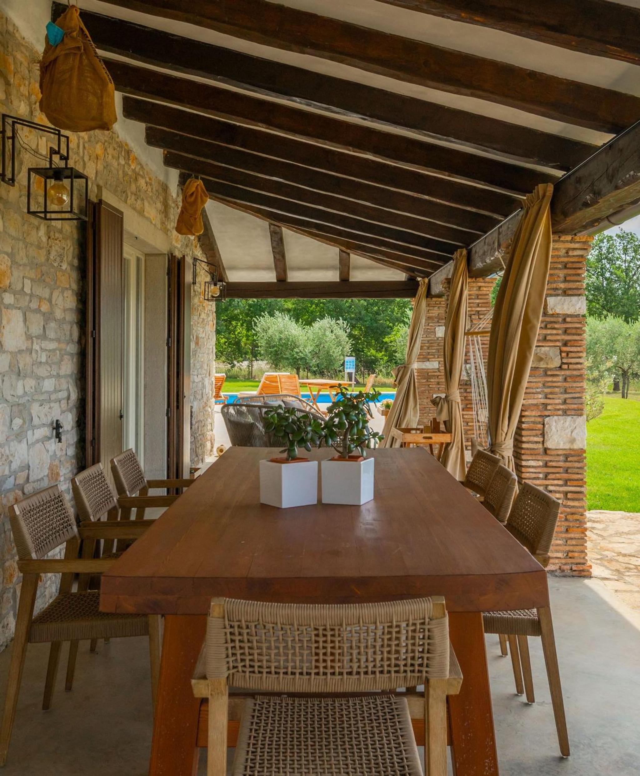 Spacious country villa with private pool