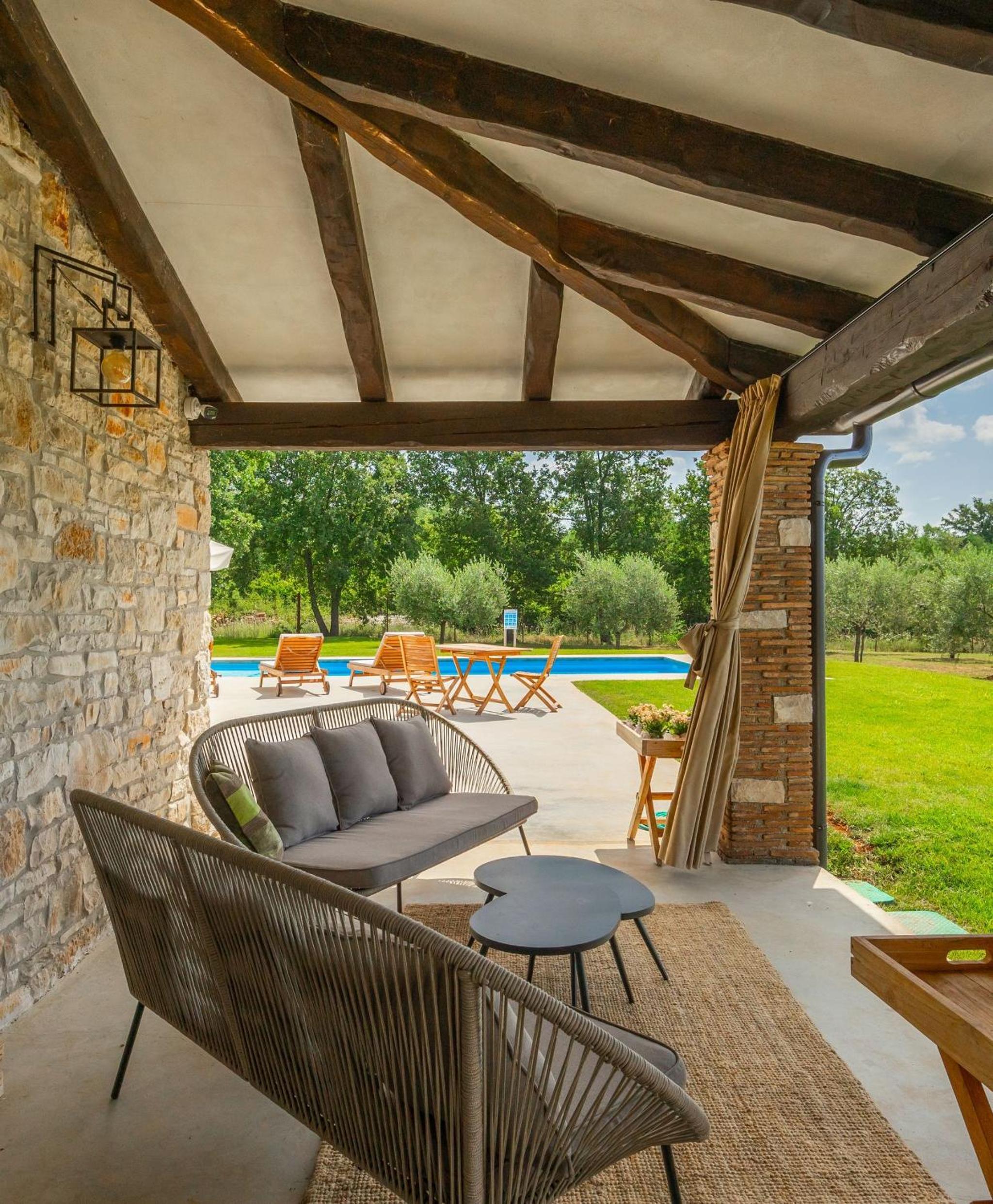 Spacious country villa with private pool