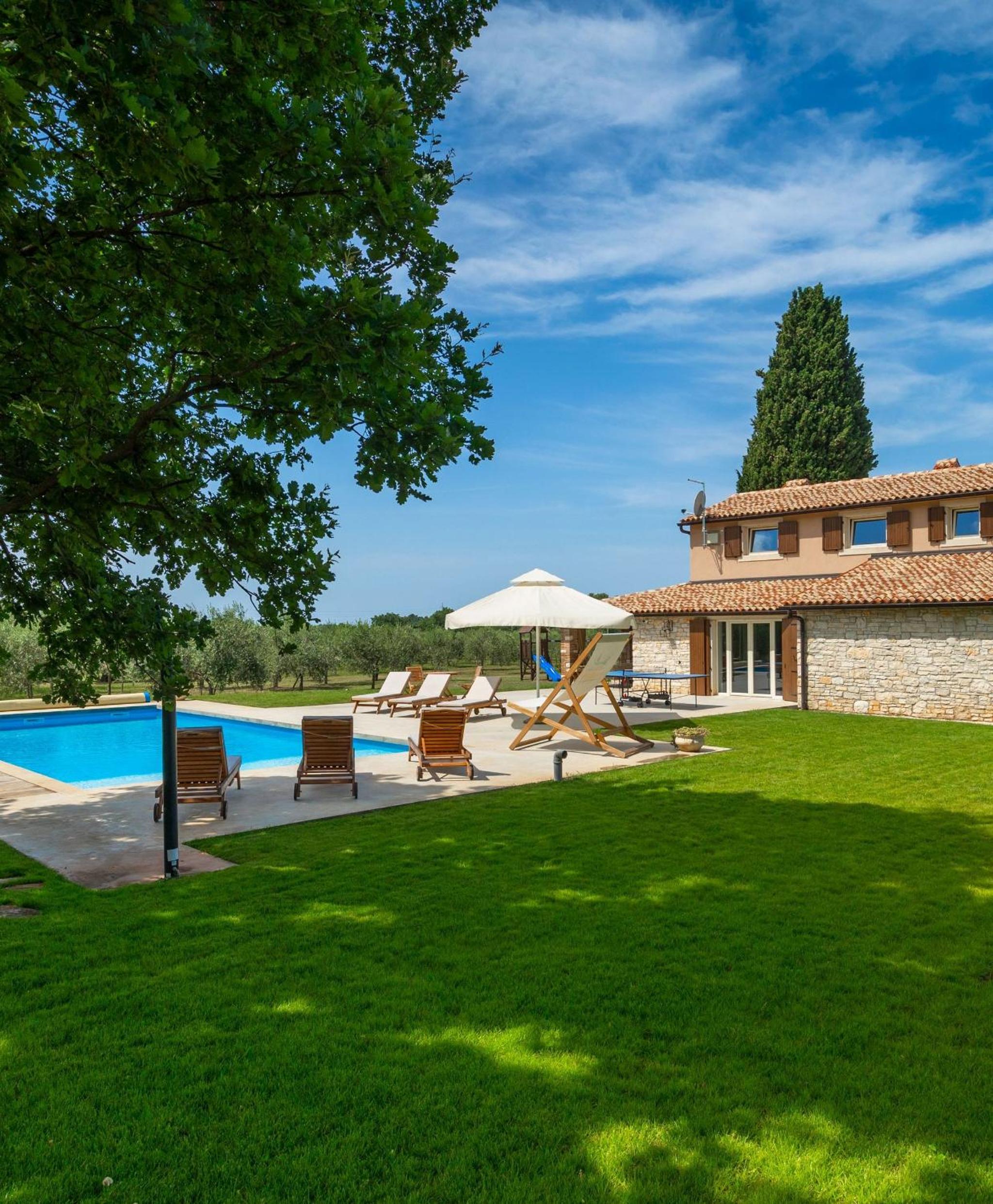 Spacious country villa with private pool