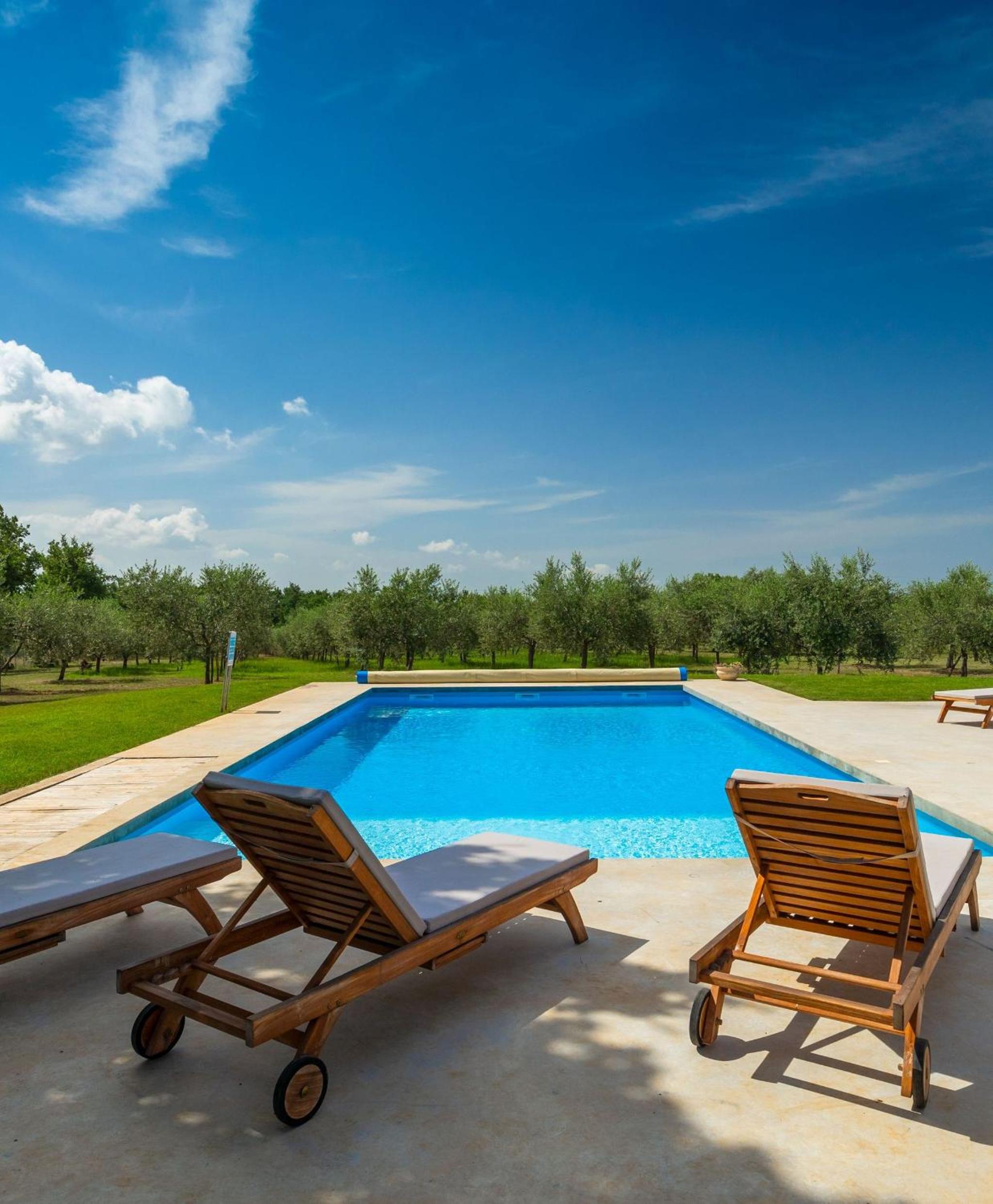Spacious country villa with private pool