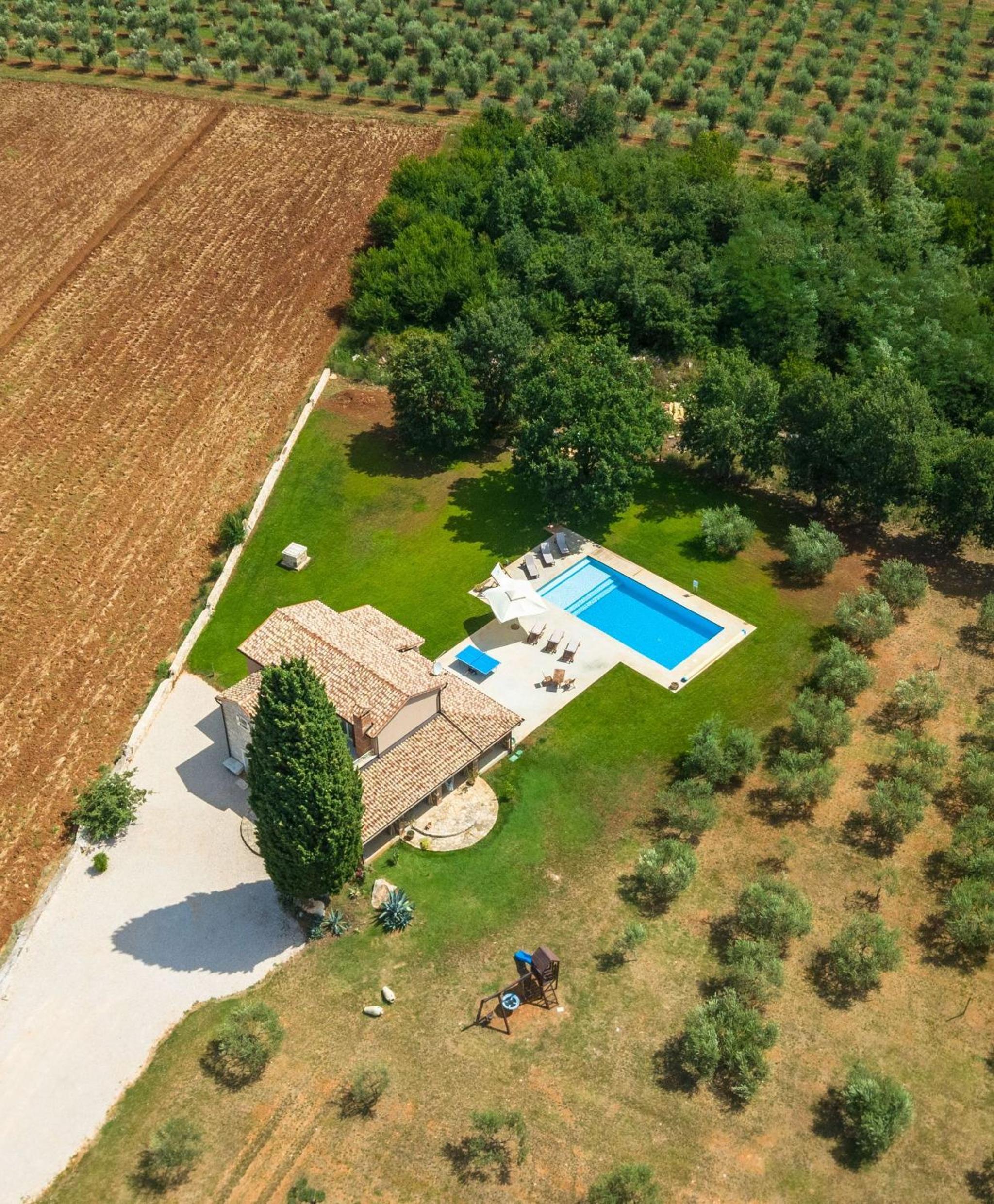 Spacious country villa with private pool