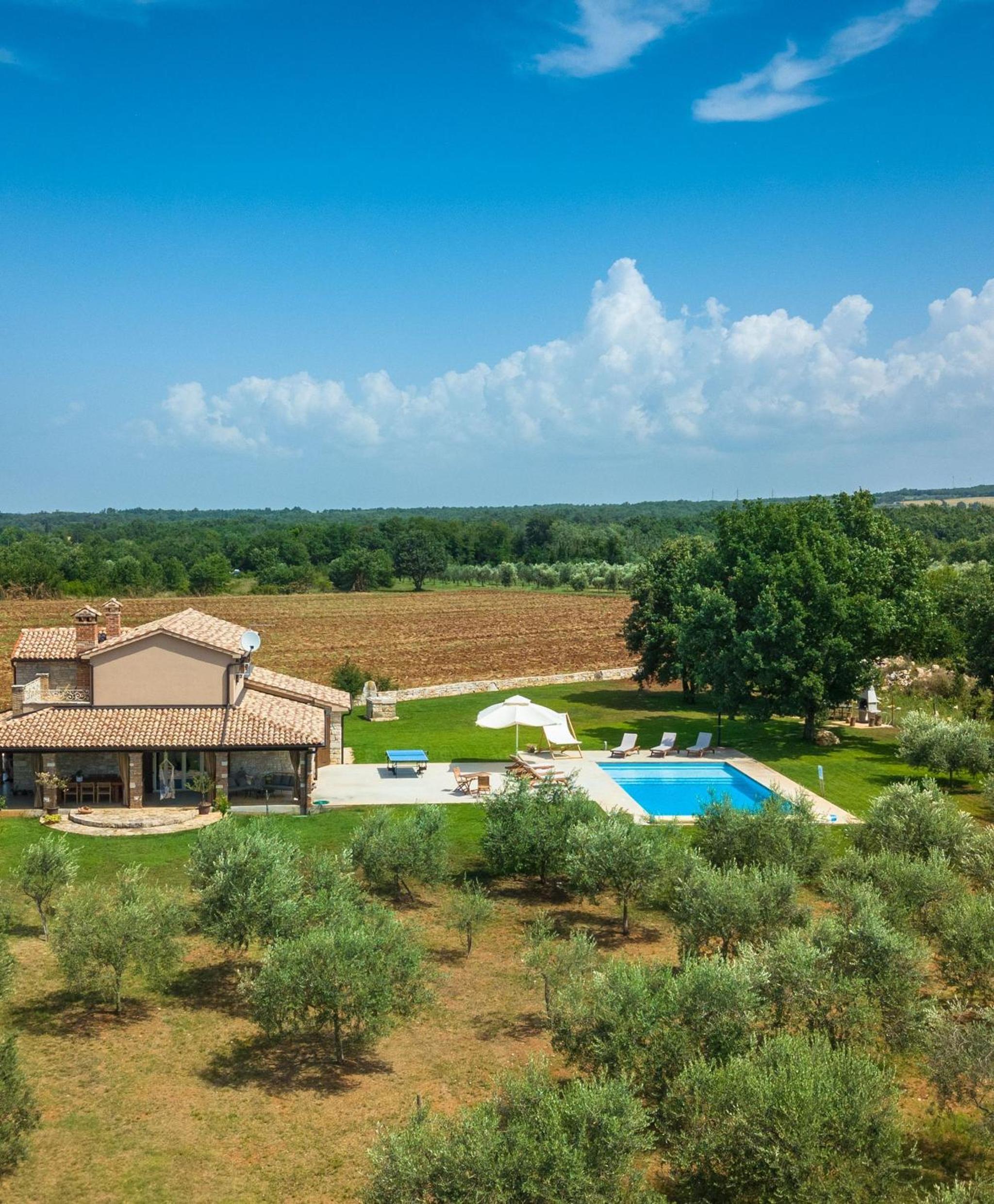 Spacious country villa with private pool
