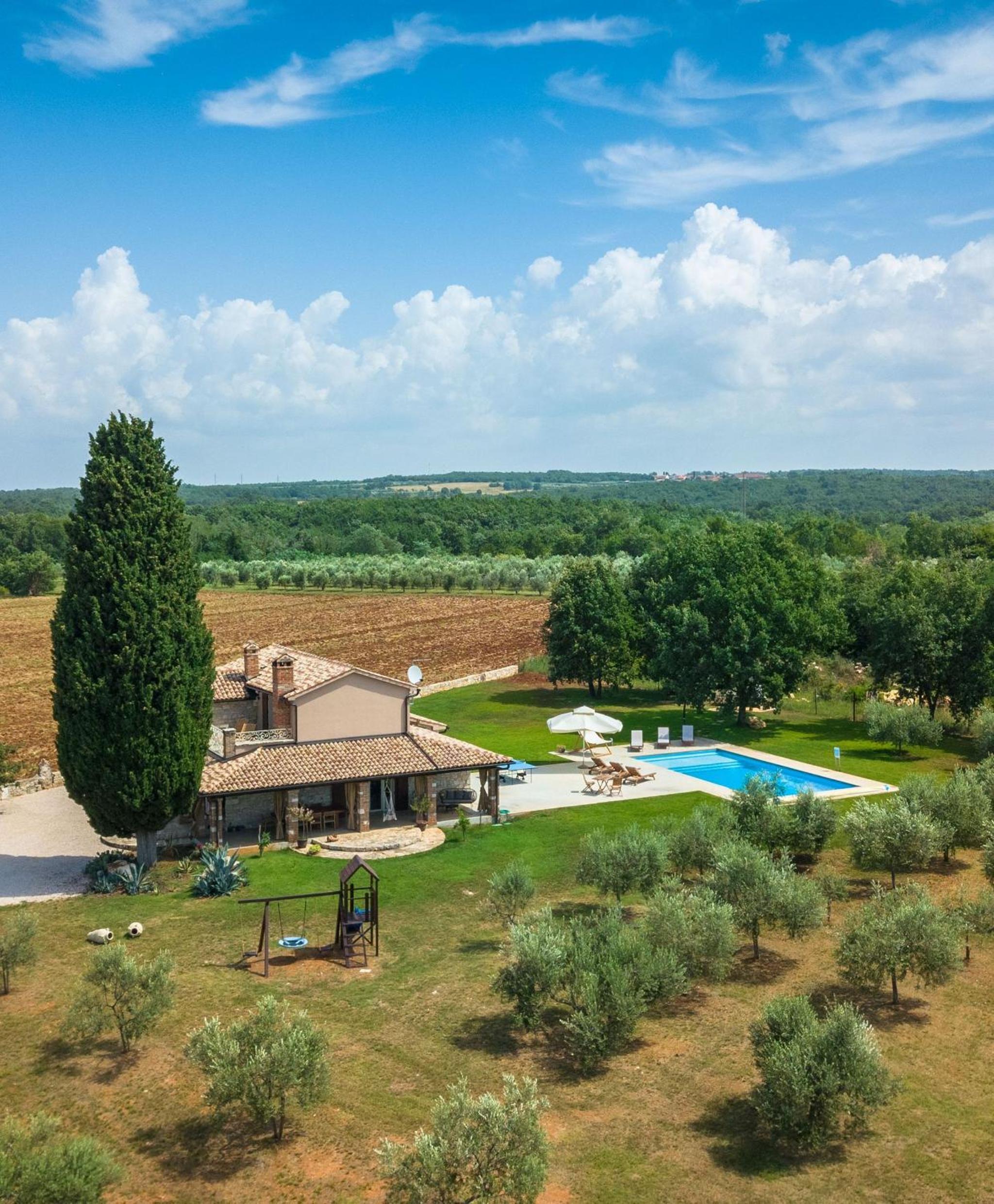 Spacious country villa with private pool