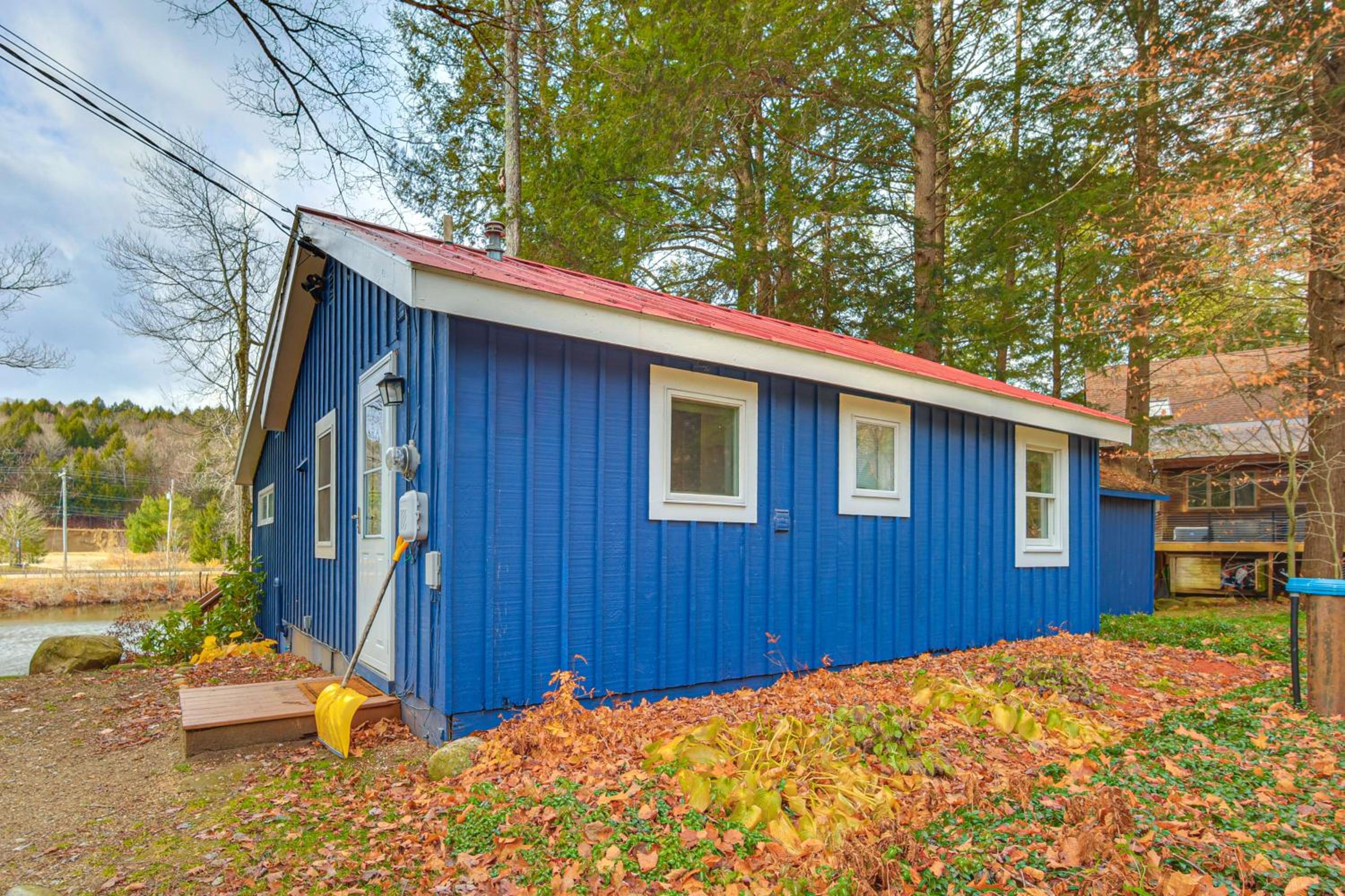 Ludlow Ski Cabin 2 Mi to Ski Parking