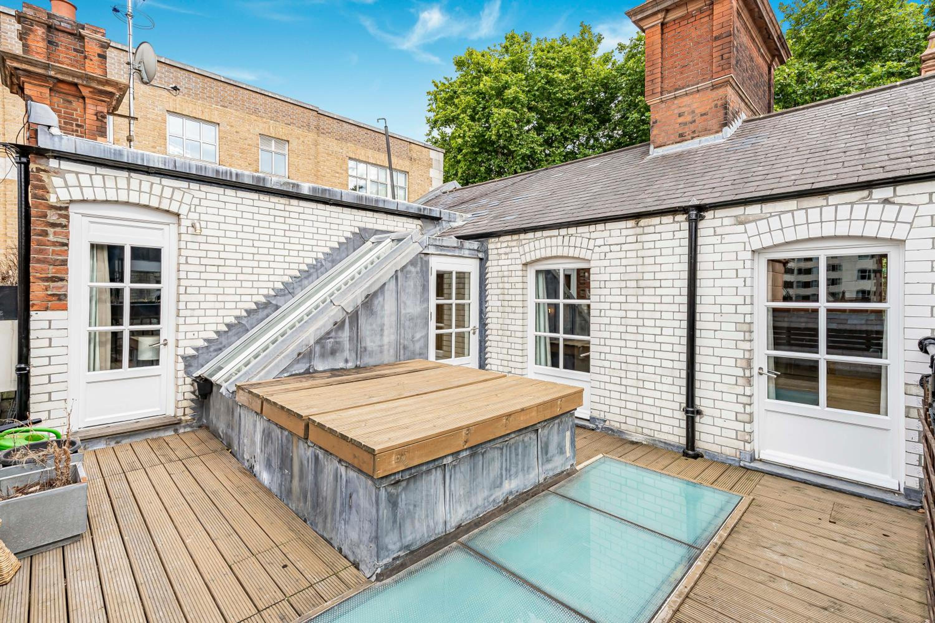 Mayfair Home Central AC Huge Terrace