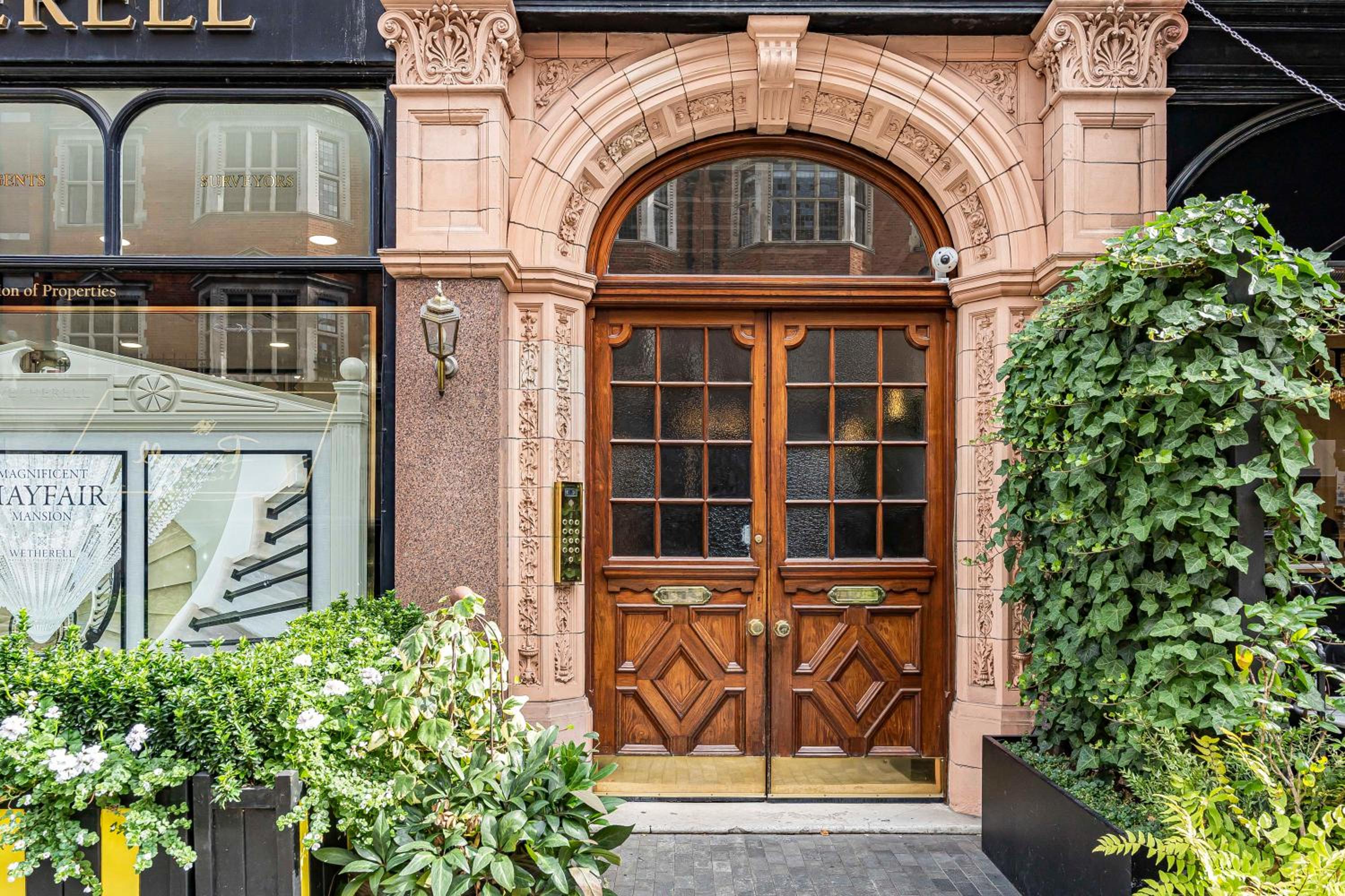 Mayfair Home Central AC Huge Terrace