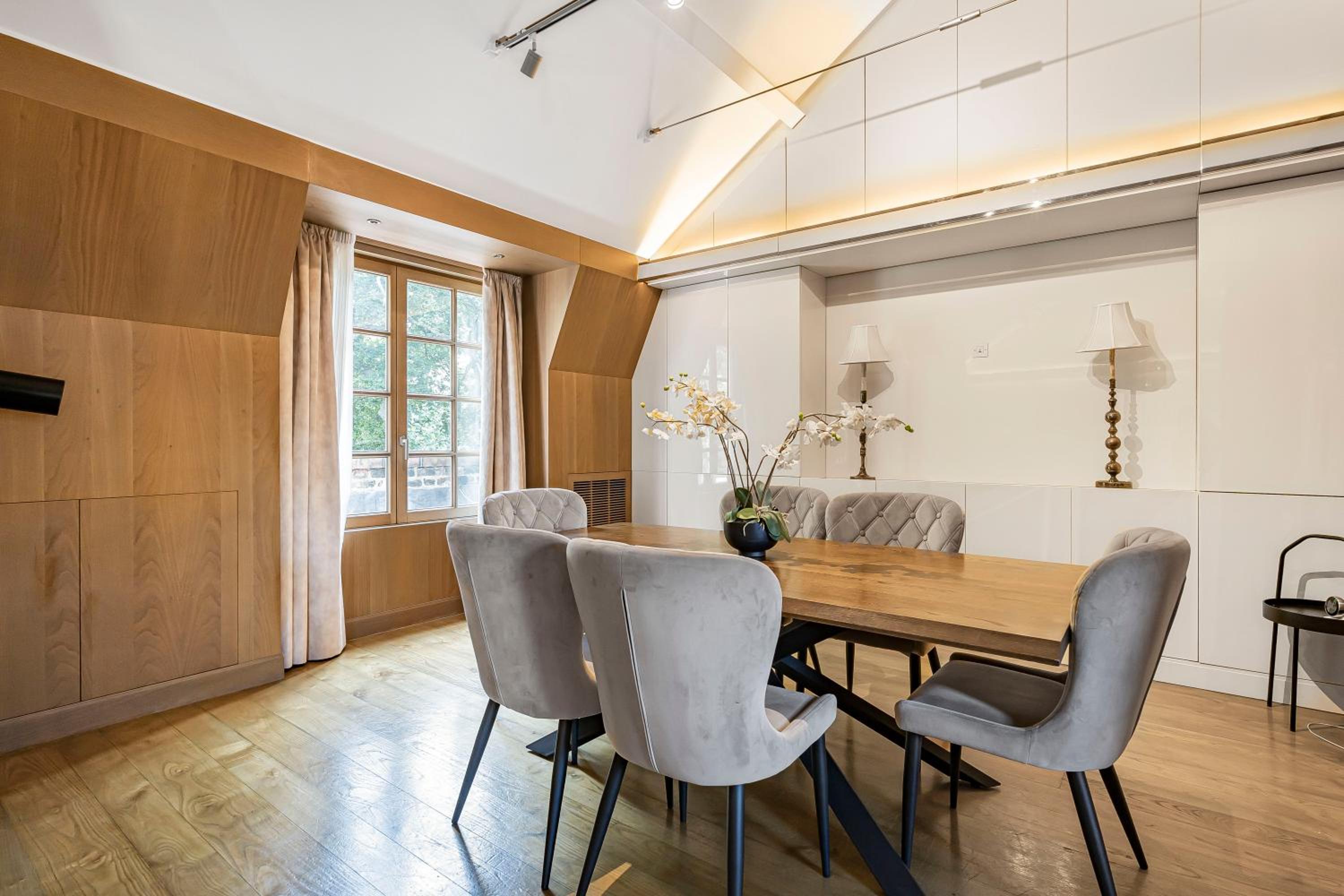 Mayfair Home Central AC Huge Terrace