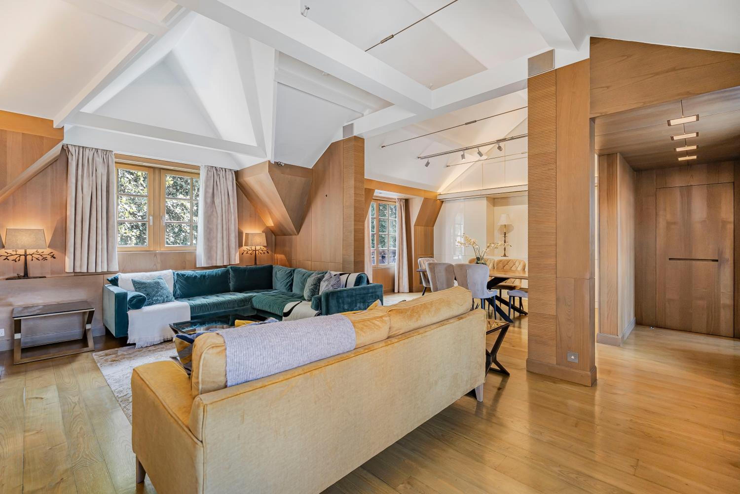 Mayfair Home Central AC Huge Terrace