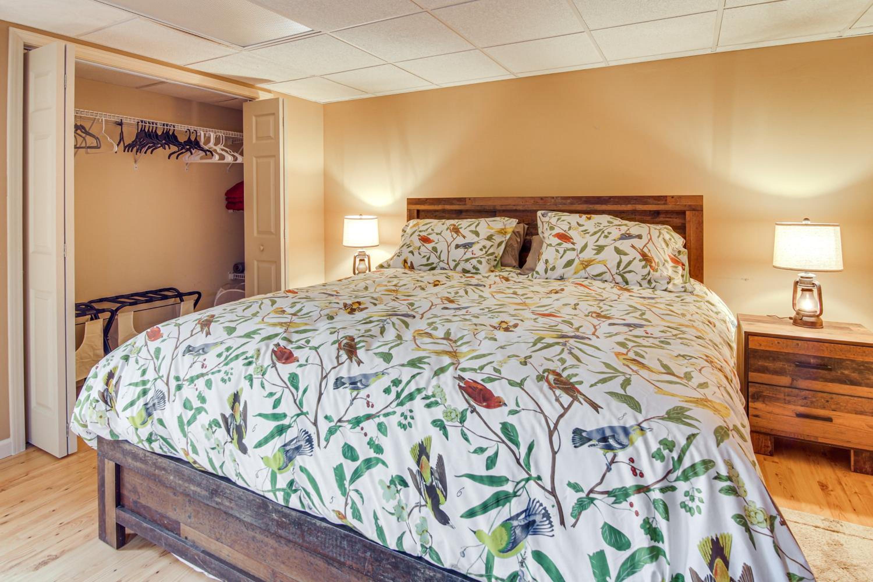 Hike, Golf and Explore Pet-Friendly Apt in Etowah