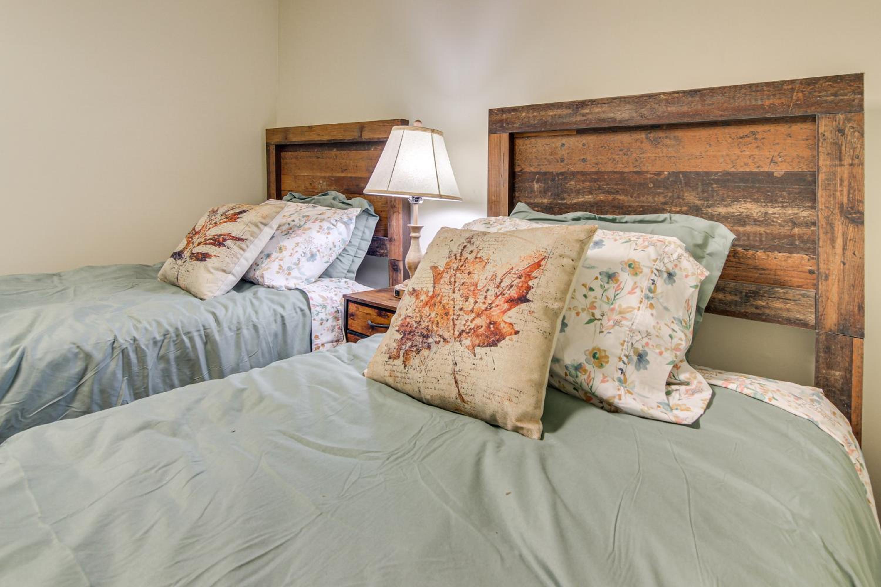 Hike, Golf and Explore Pet-Friendly Apt in Etowah
