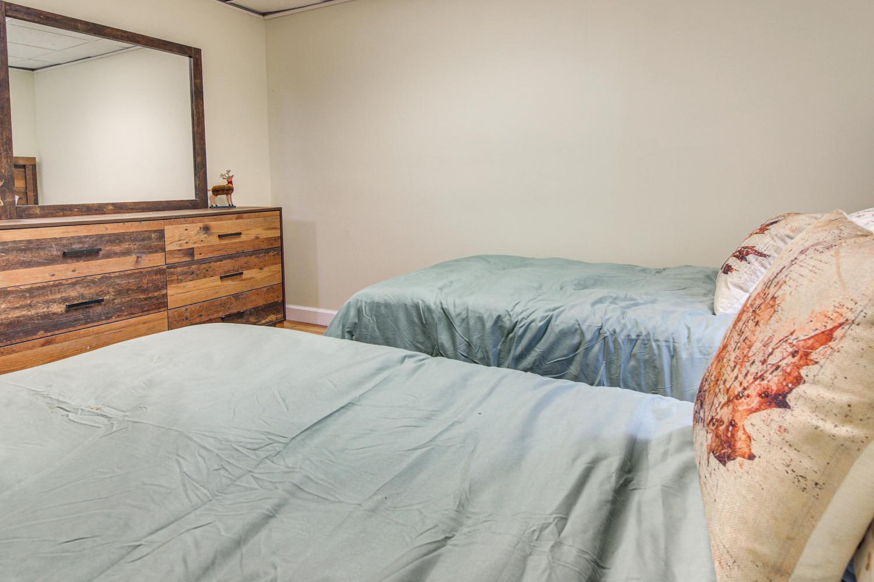 Hike, Golf and Explore Pet-Friendly Apt in Etowah