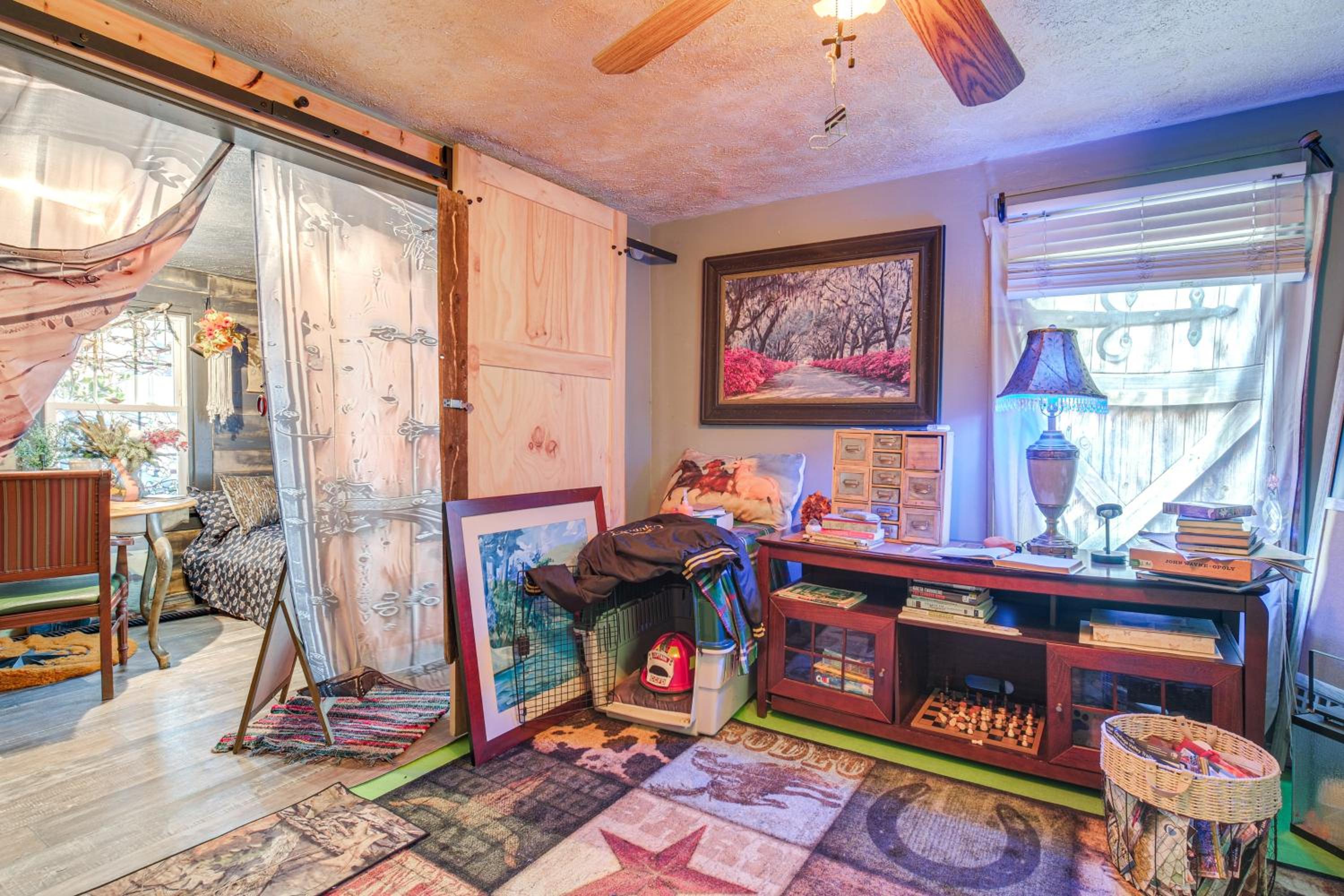 7 Mi to Cuyahoga Valley NP Walkable Apt!