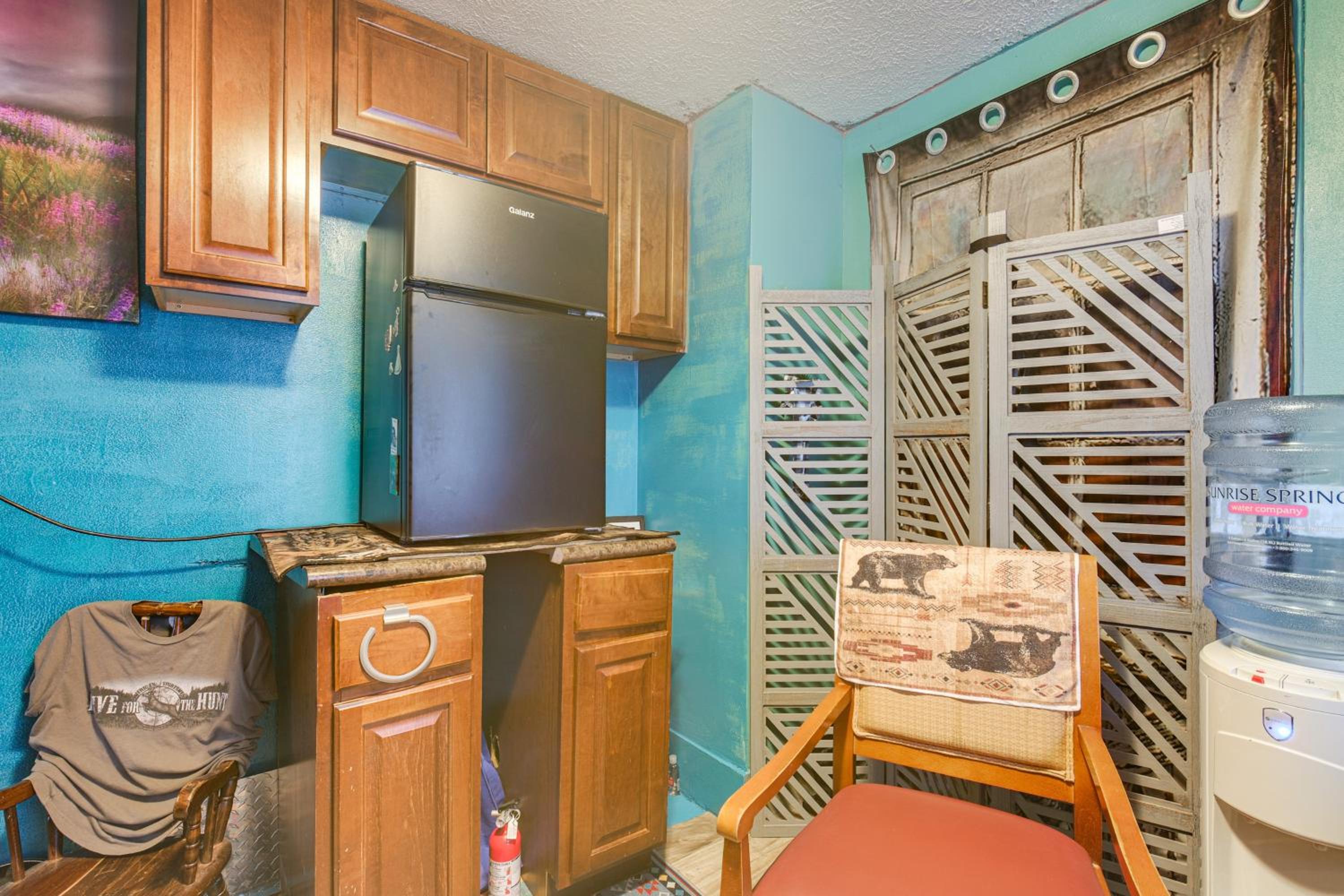 7 Mi to Cuyahoga Valley NP Walkable Apt!